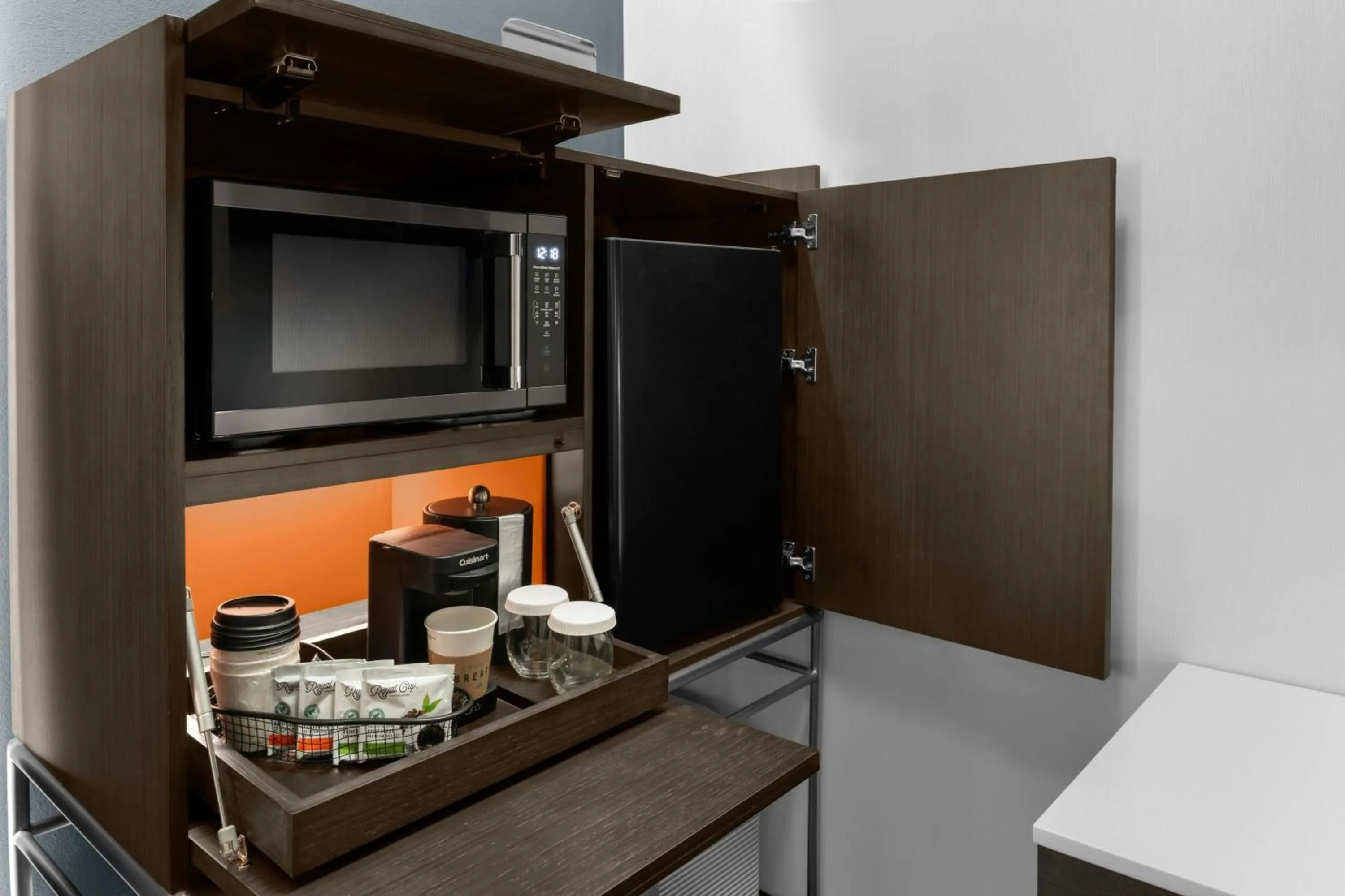 Photo of the whole room in Courtyard by Marriott San Bernardino Loma Linda