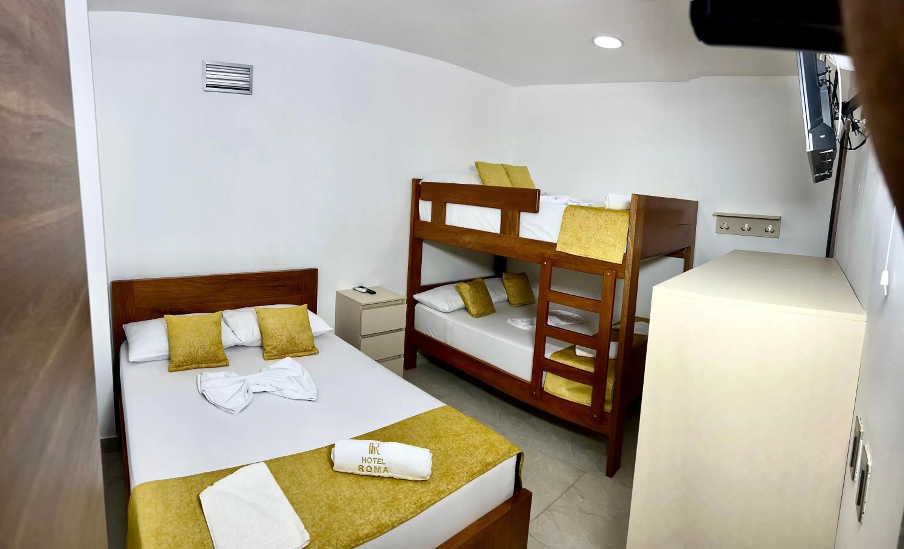 Photo of the whole room, Bed in Hotel Roma Urabá