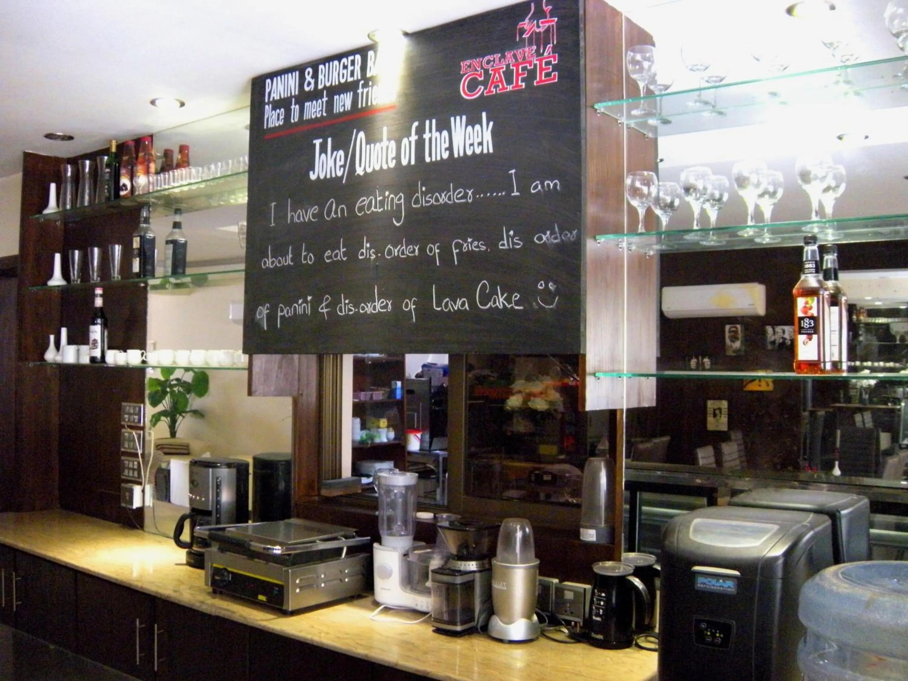 Lounge or bar in Grand Enclave