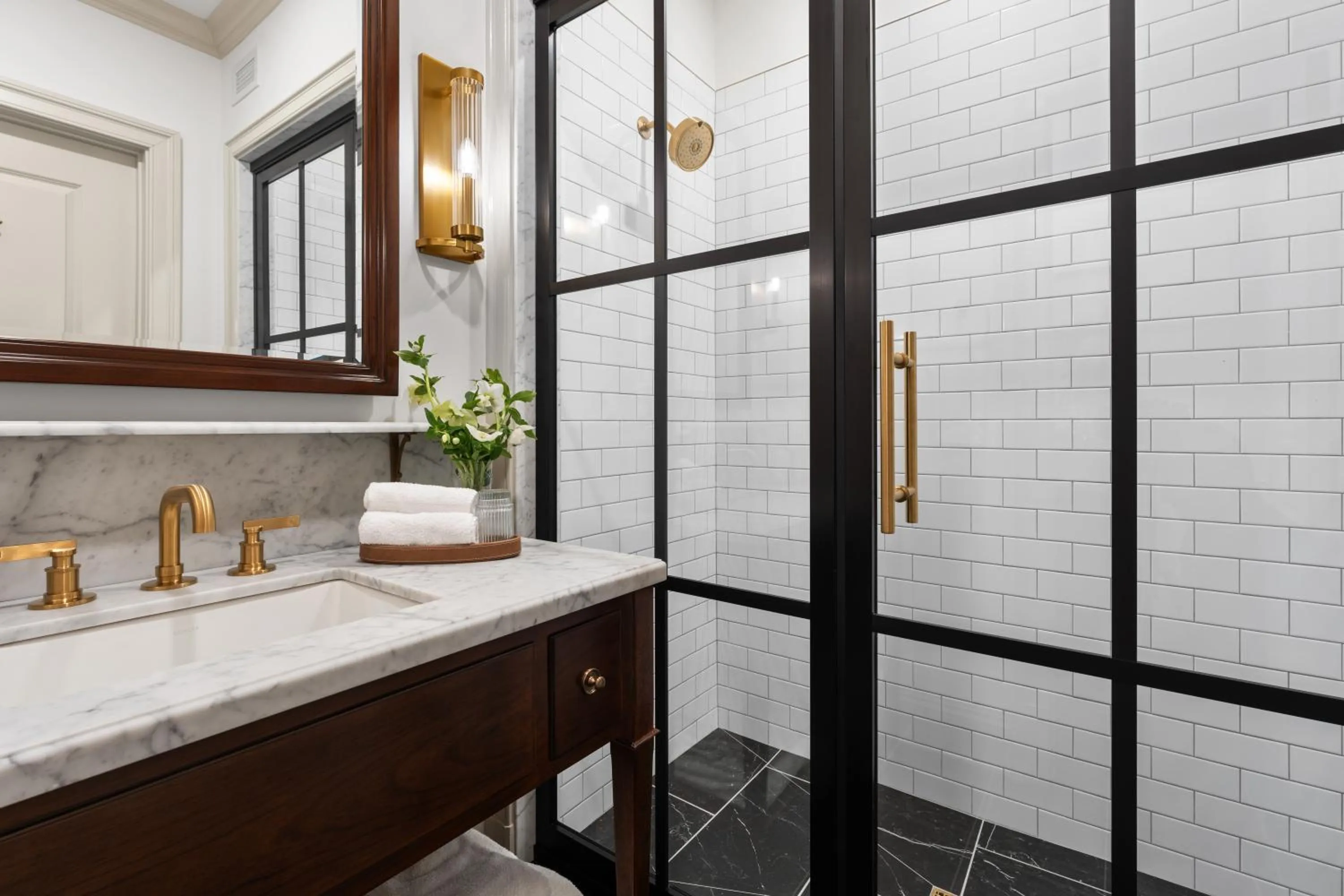 Shower in Hotel Burg