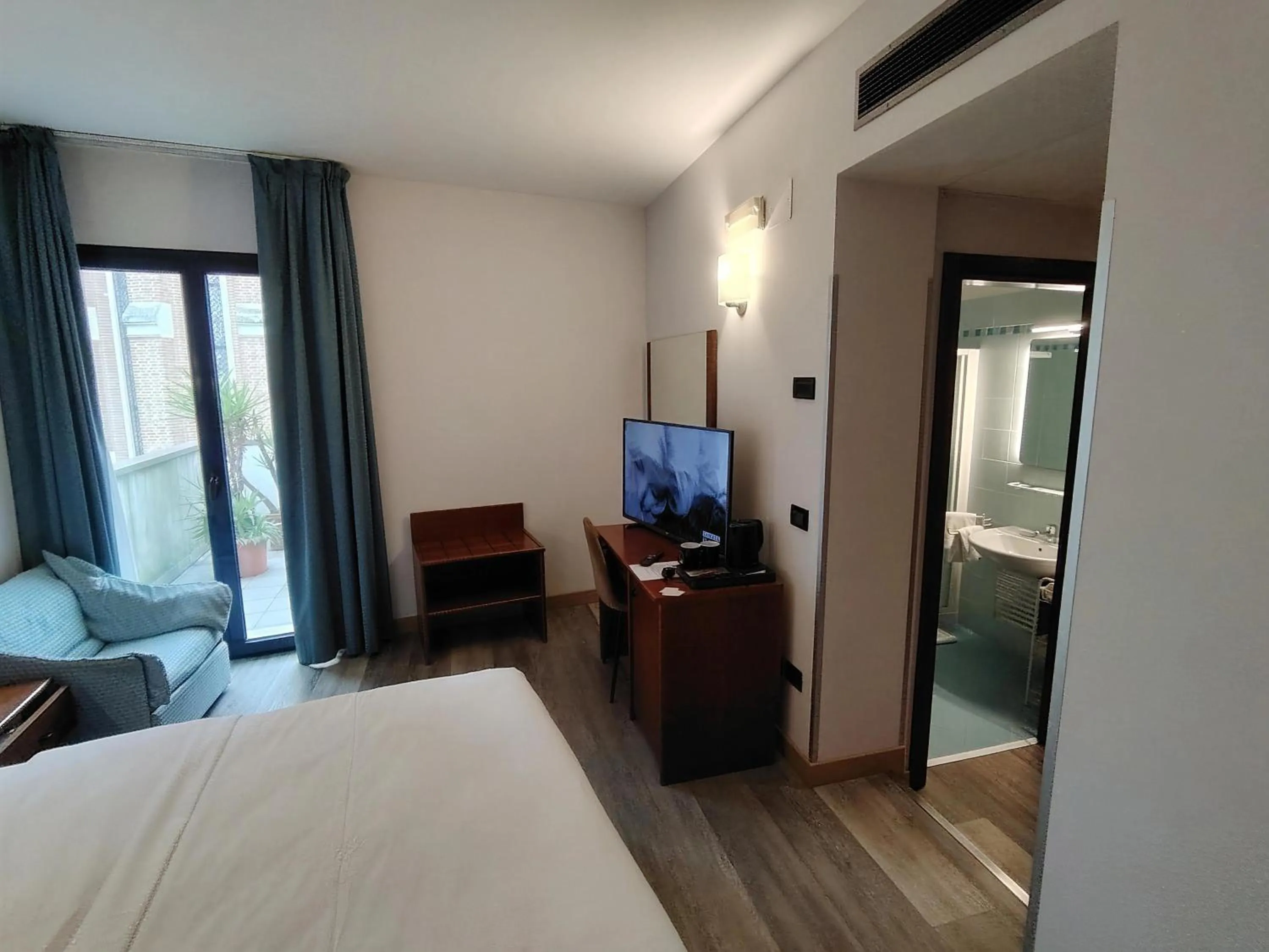 Bed in Albergo Centrale