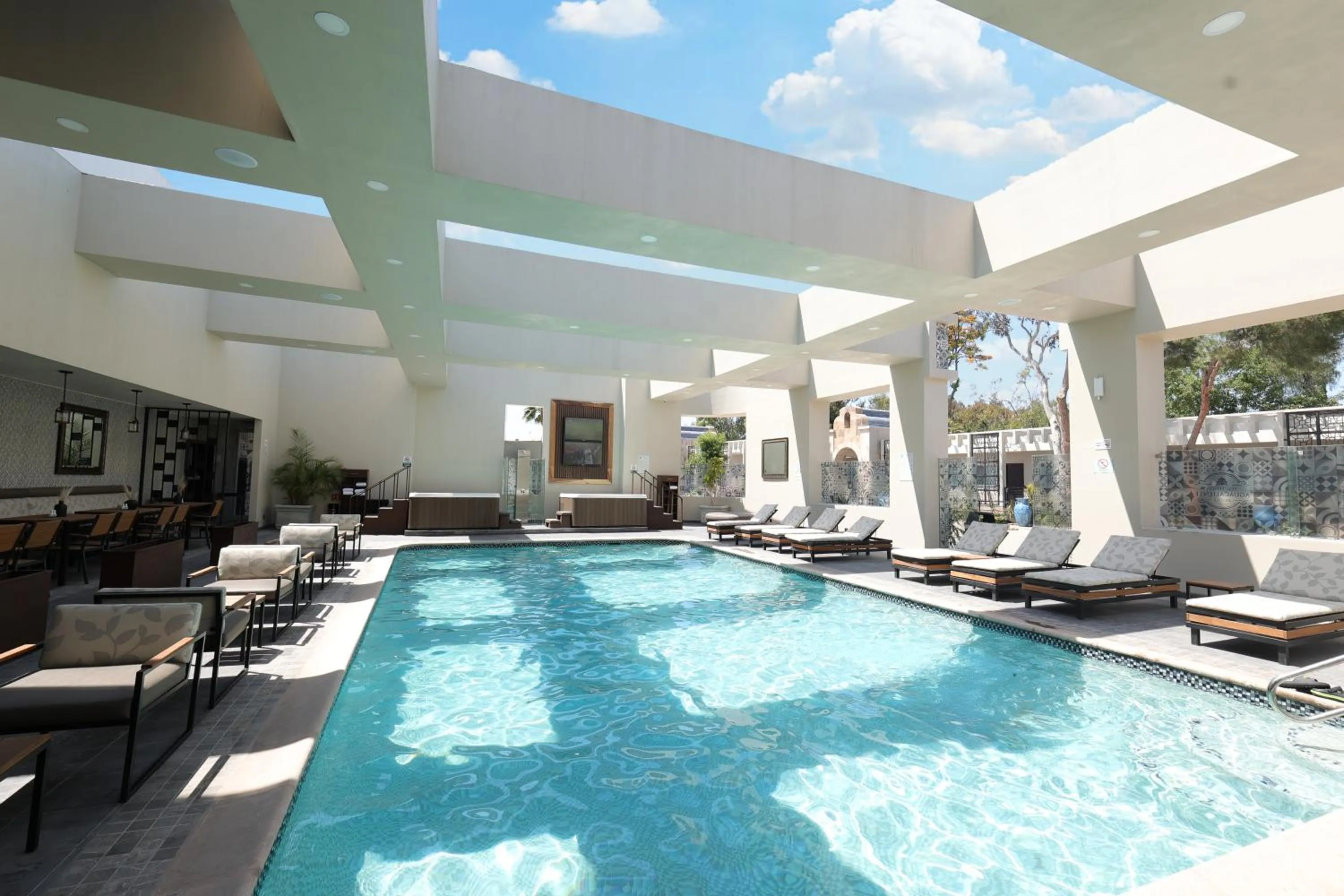 Swimming pool in Hotel Hacienda Aguacaliente