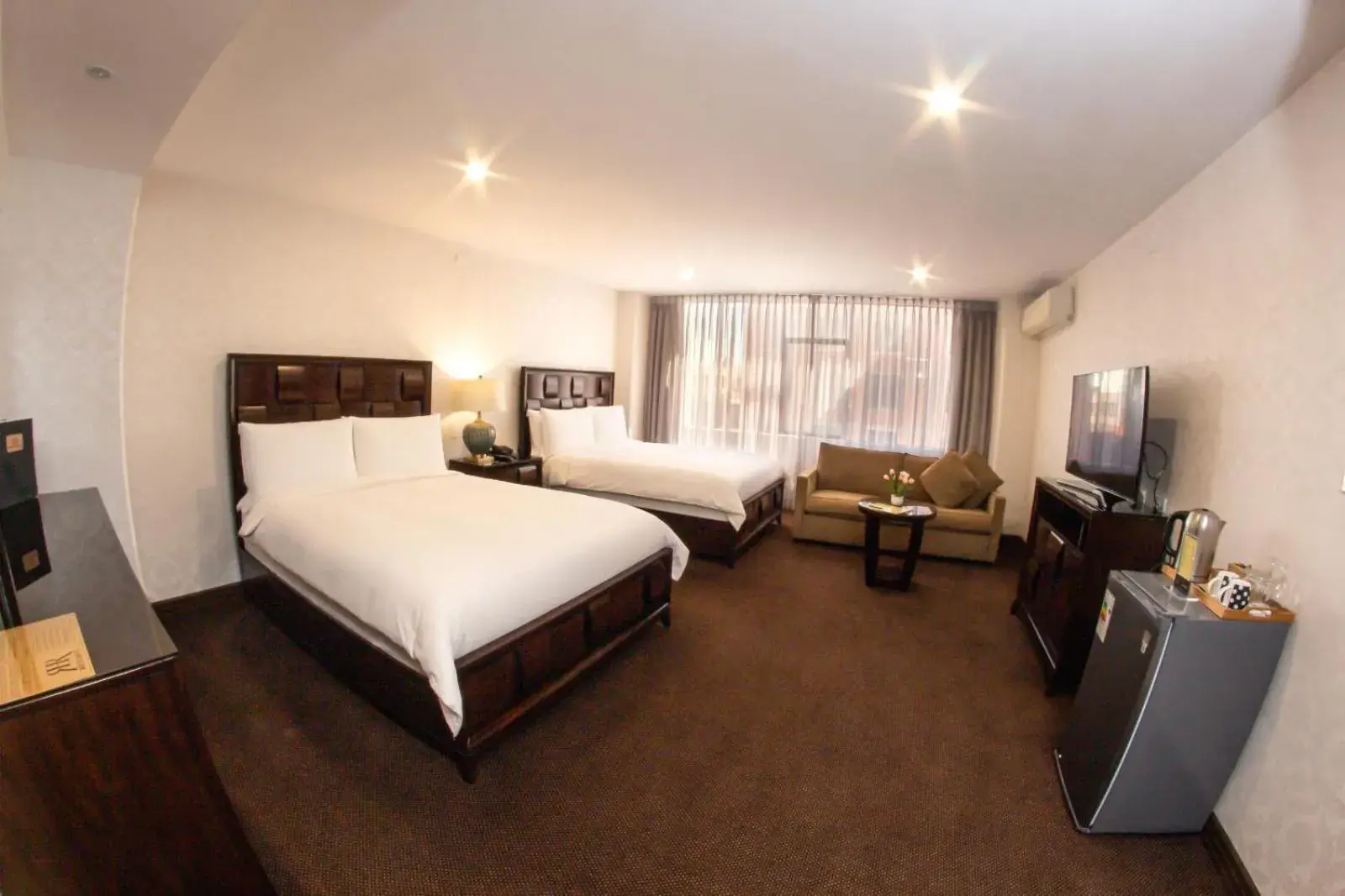 Twin Room in ROLES Hotel Twin Room in ROLES Hotel