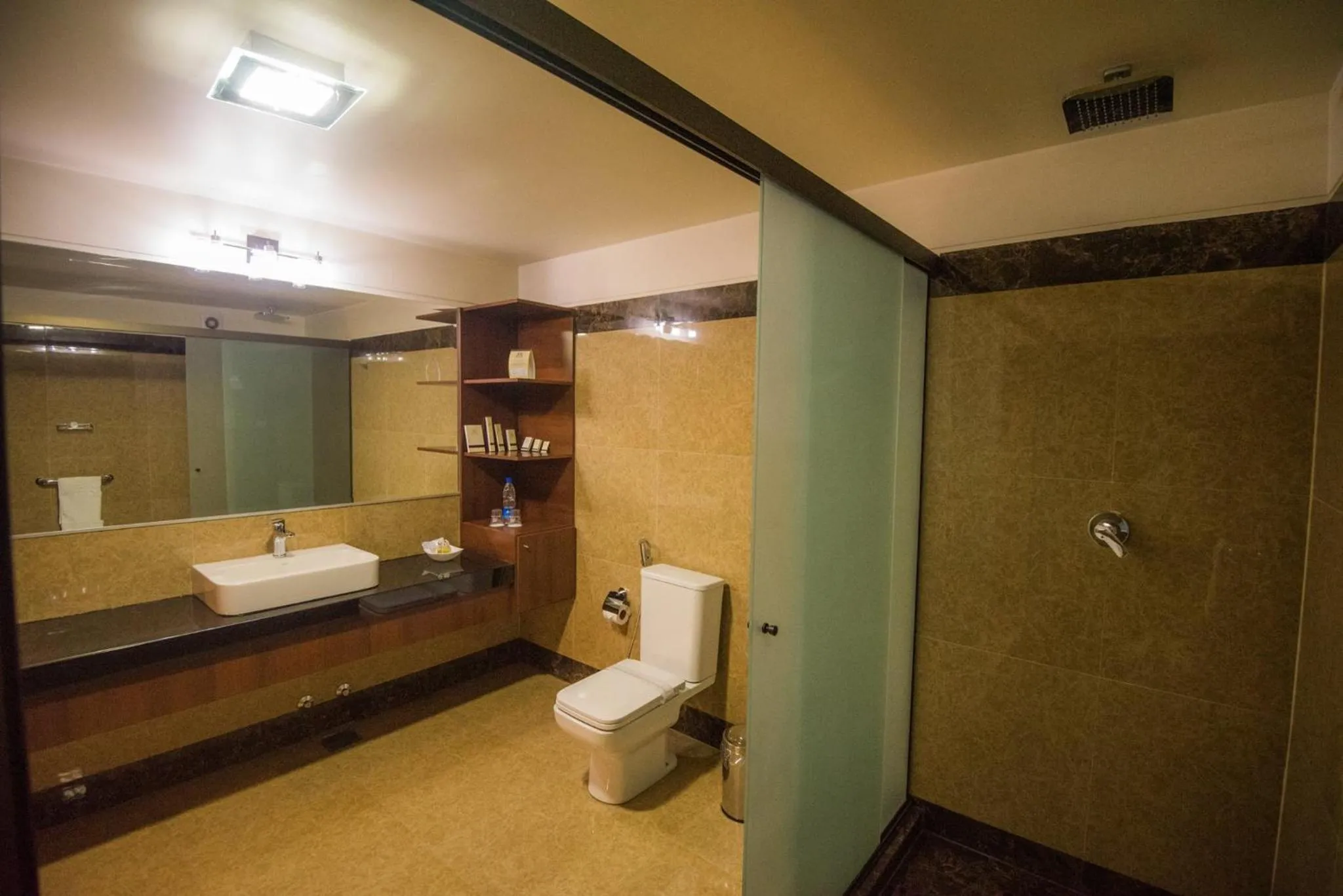 ROLES Hotel