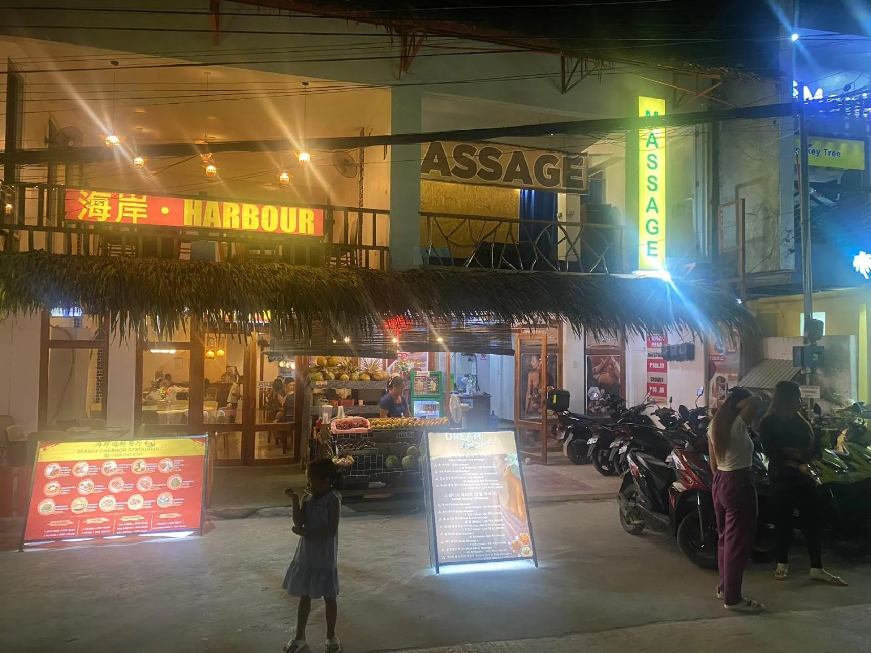 Property building in AlonaBeach Tourist Inn