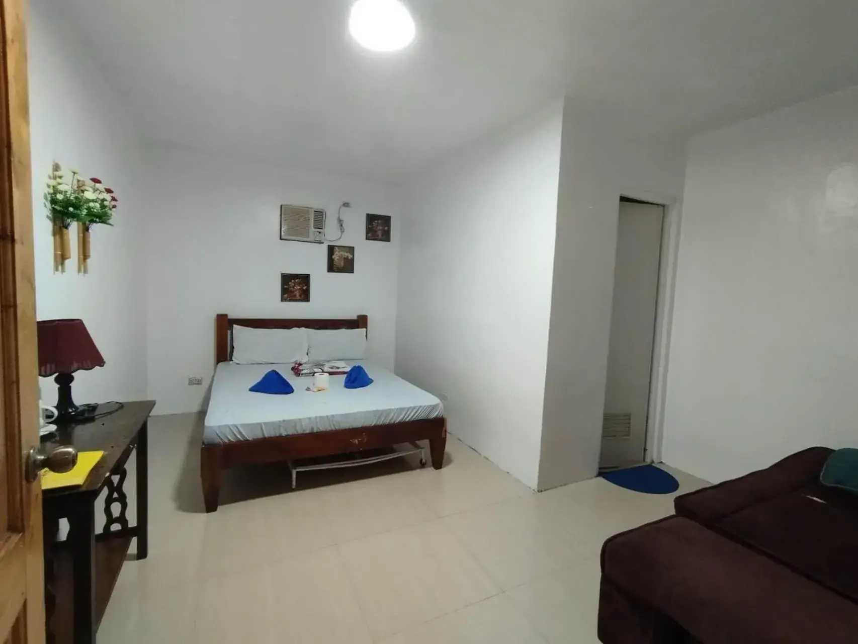 Bed in AlonaBeach Tourist Inn Bed in AlonaBeach Tourist Inn