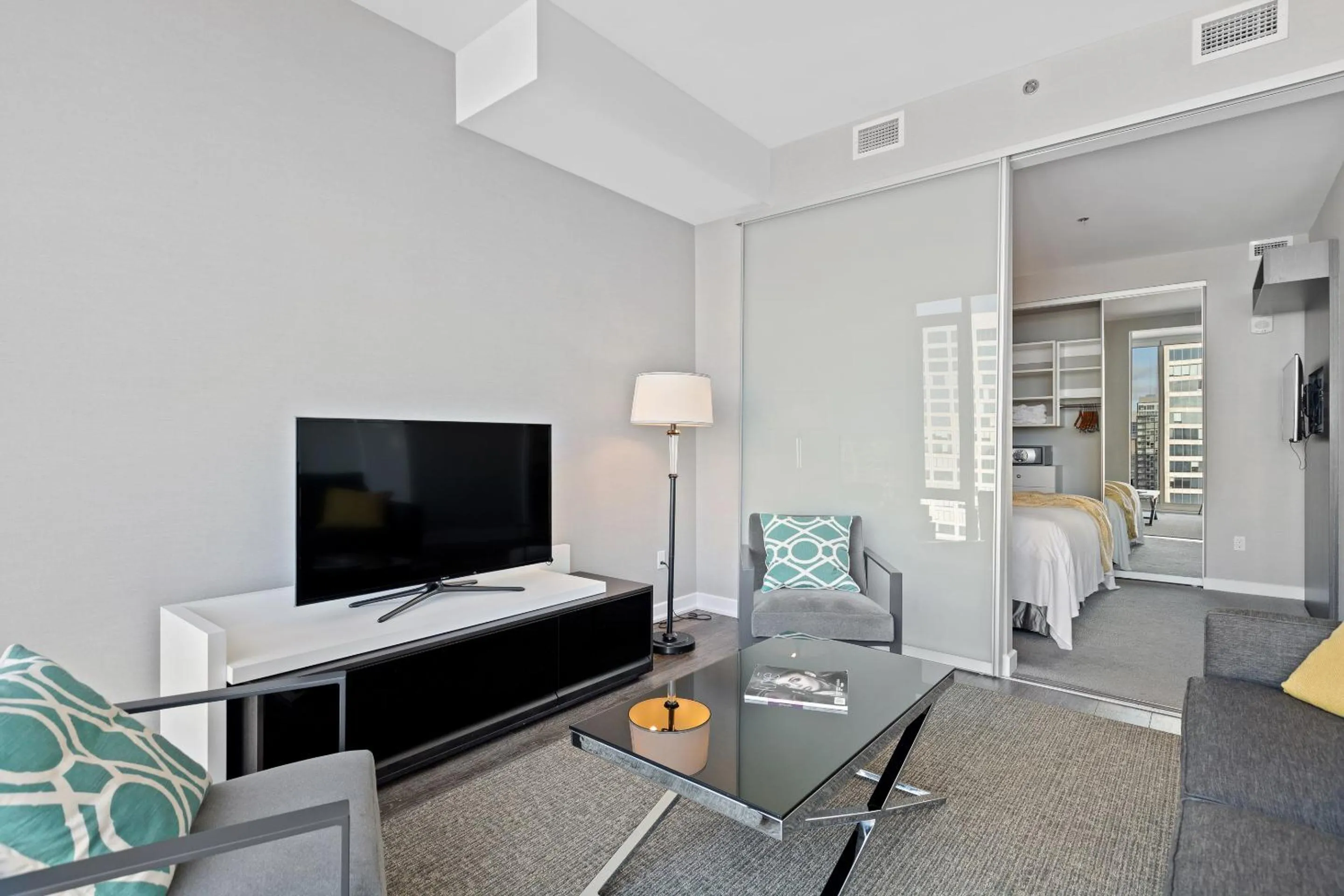 Bed in SOHO Residences Lisgar