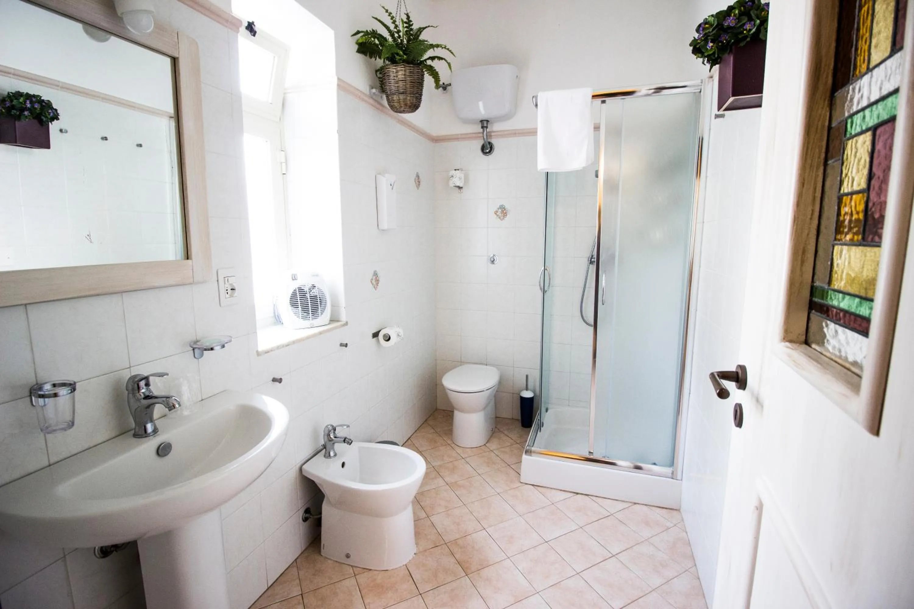 Shower in B&B San Leone