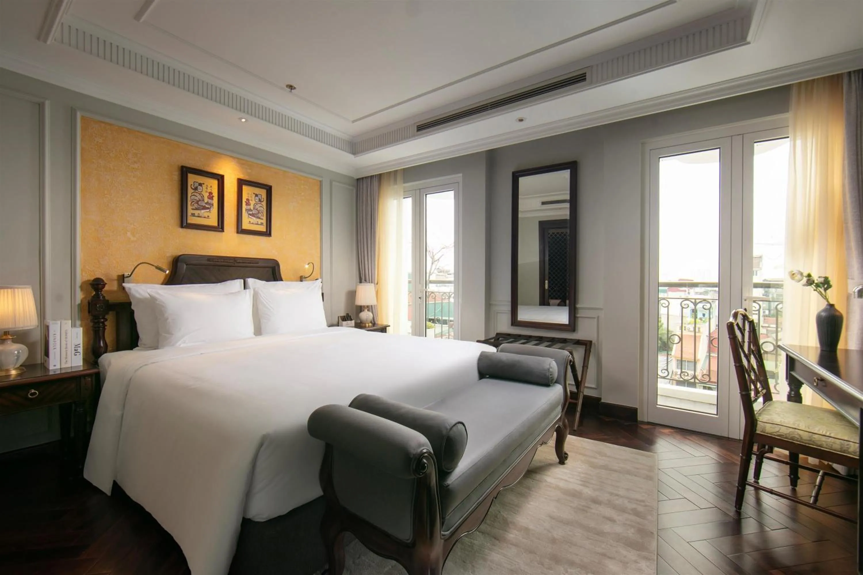 View (from property/room), Bed in La Mejor Indochine Hotel