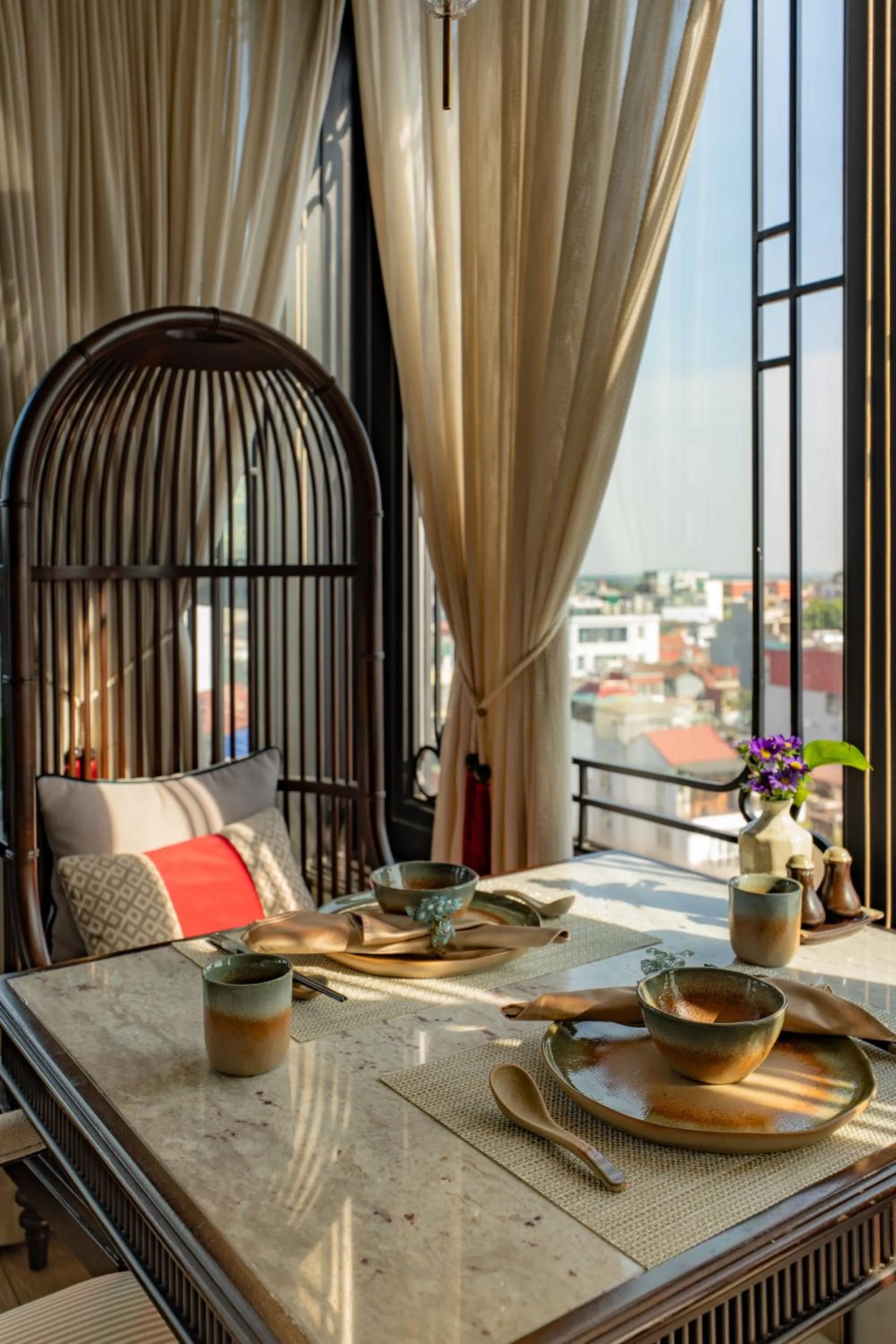 Restaurant/places to eat in La Mejor Indochine Hotel