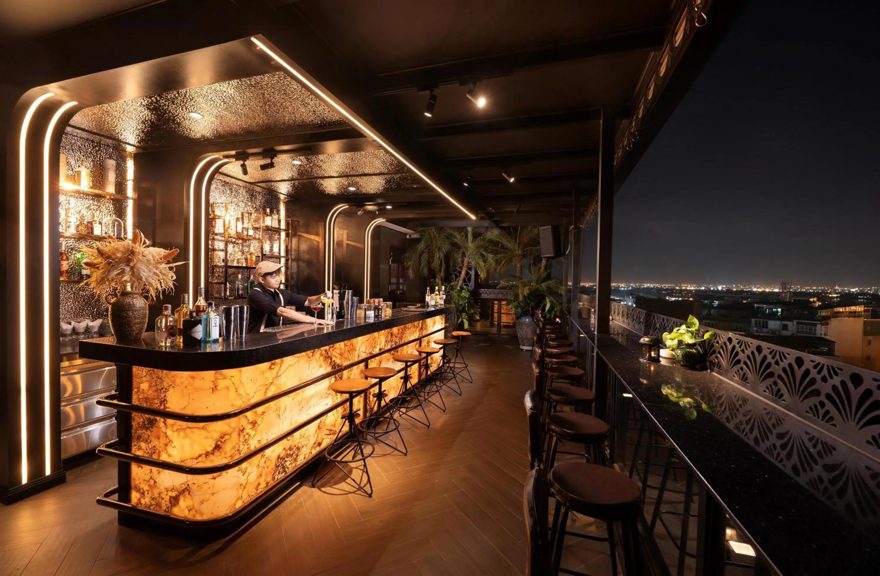 Lounge or bar in La Mejor Indochine Hotel