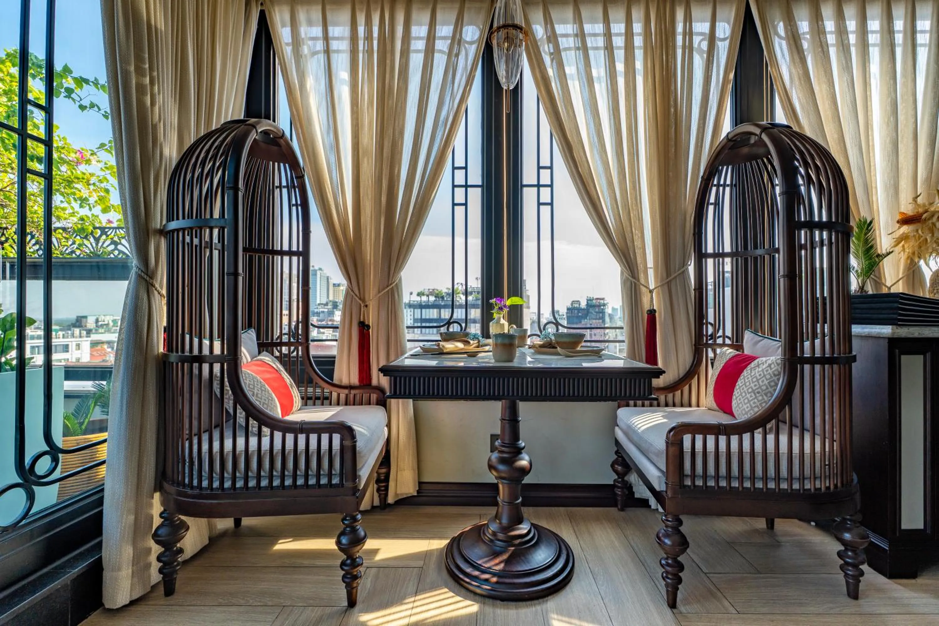 Restaurant/places to eat in La Mejor Indochine Hotel