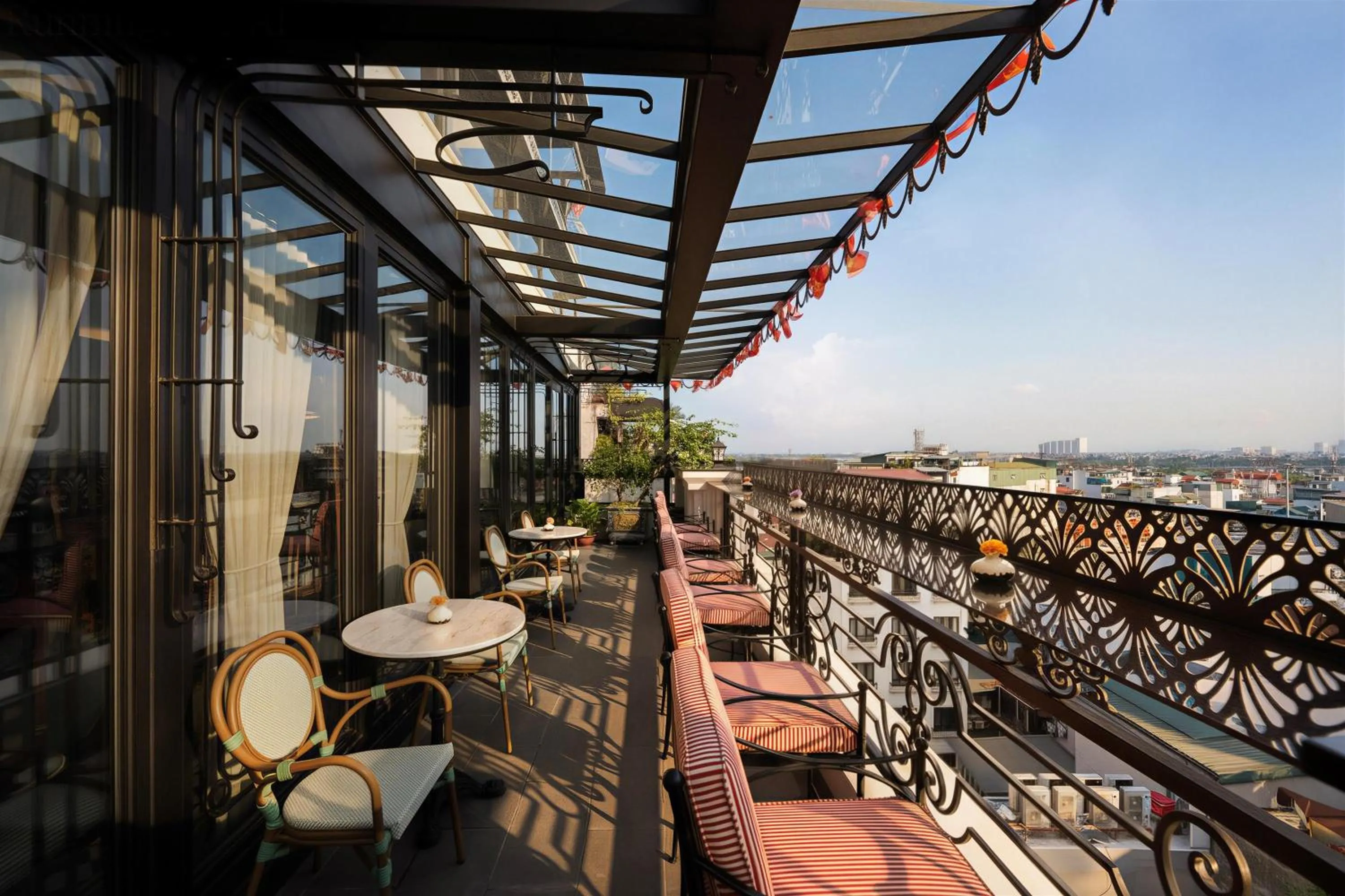 Restaurant/places to eat in La Mejor Indochine Hotel
