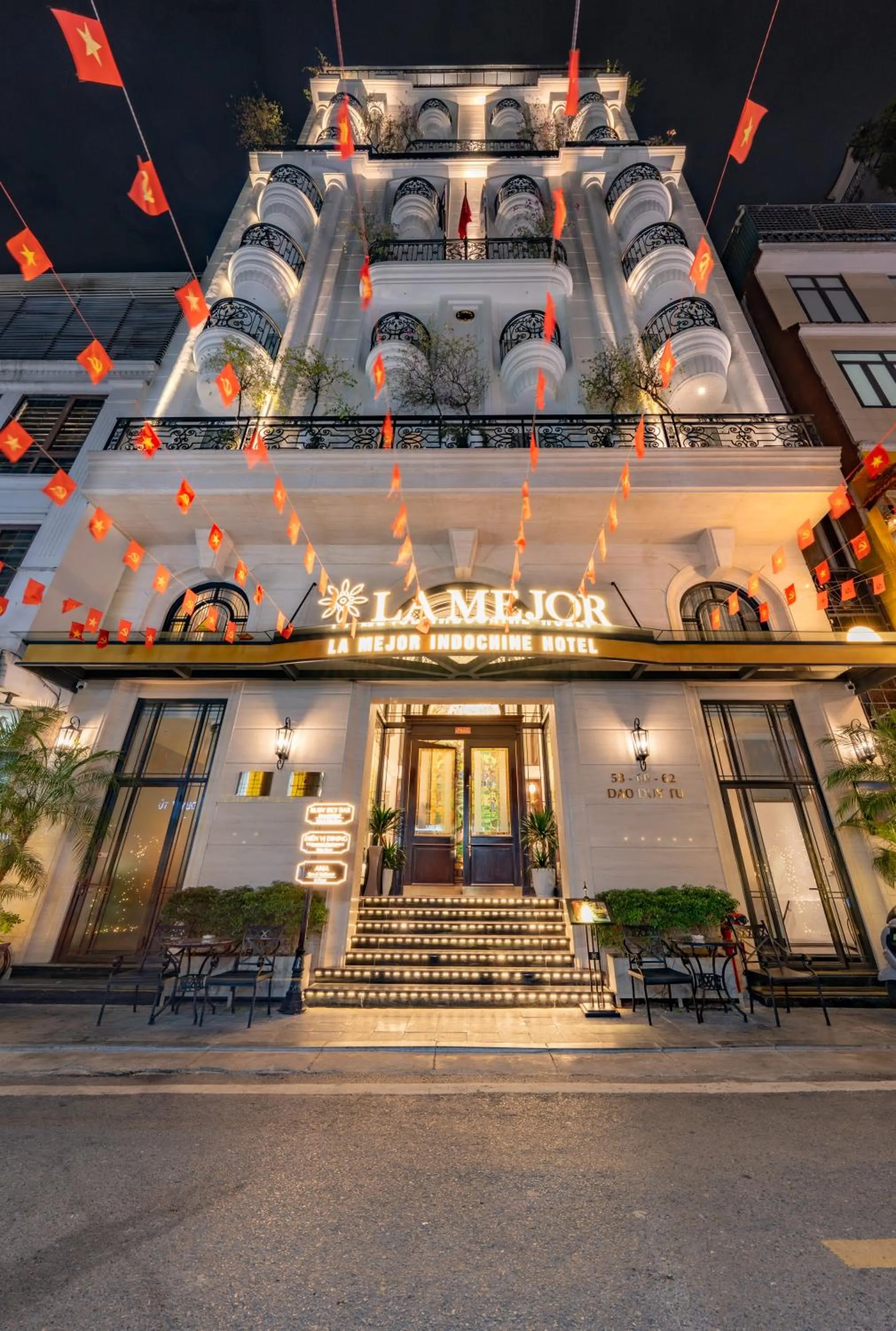 Property building in La Mejor Indochine Hotel
