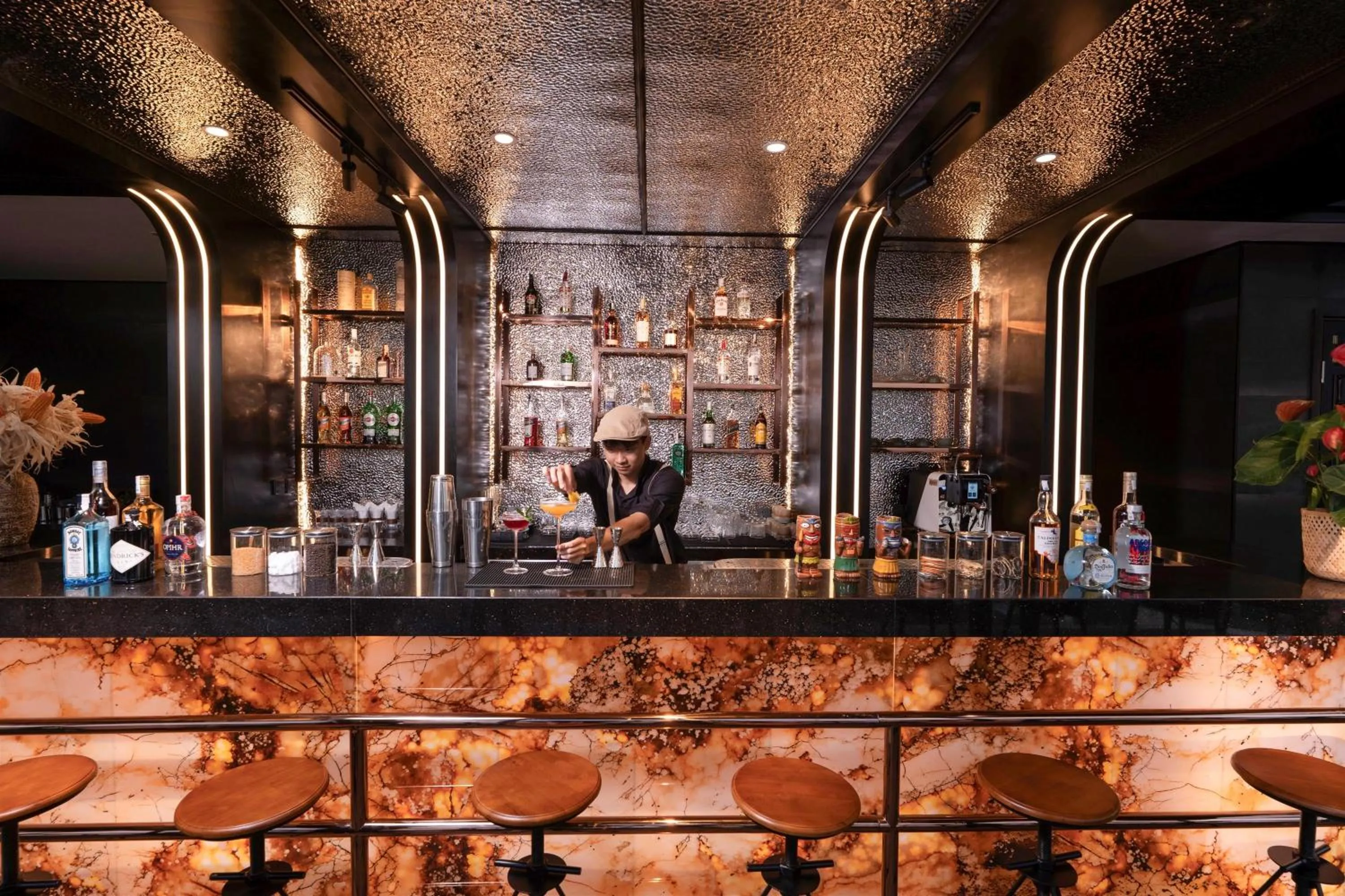 Lounge or bar in La Mejor Indochine Hotel