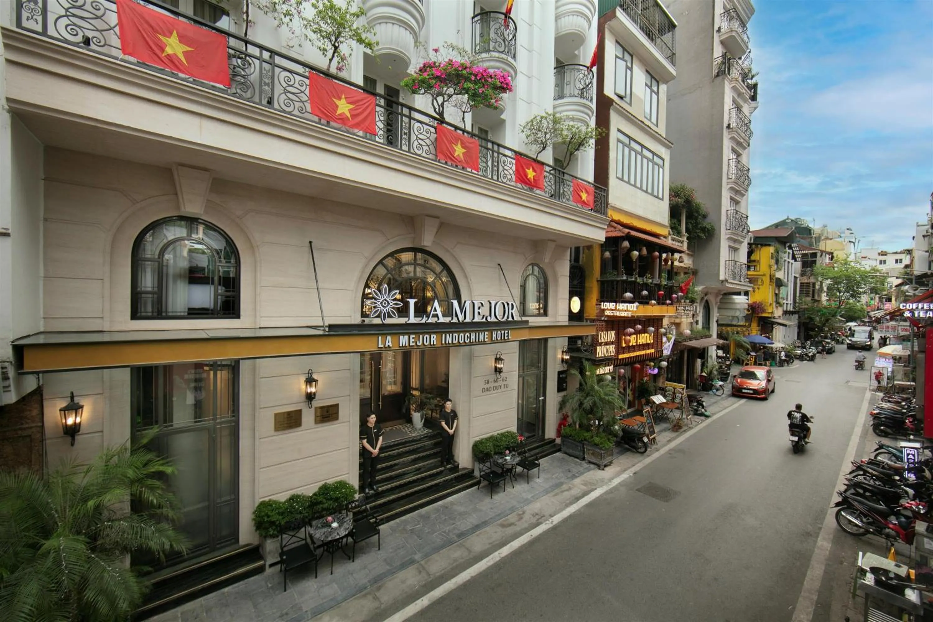 Property building in La Mejor Indochine Hotel