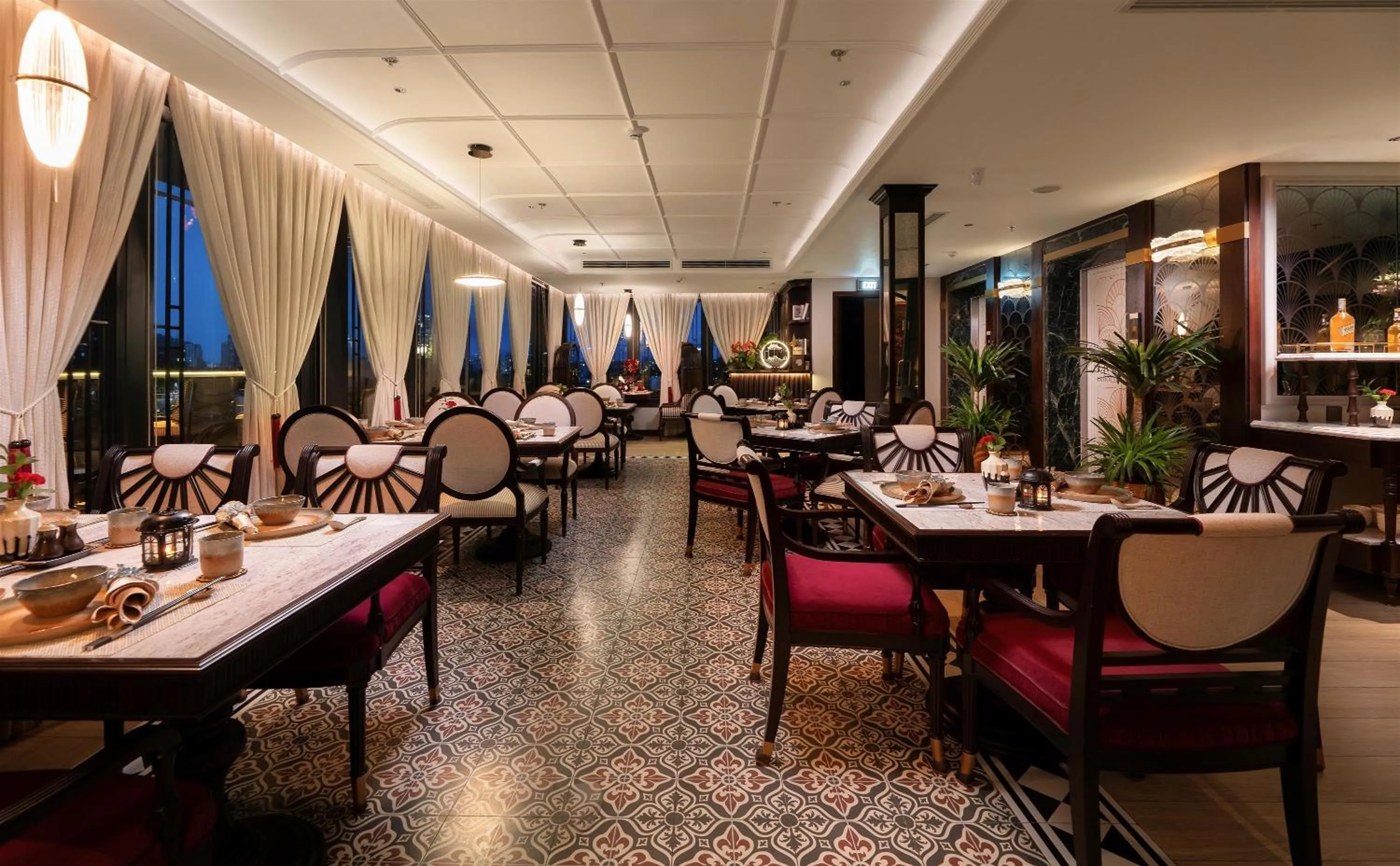 Restaurant/places to eat in La Mejor Indochine Hotel