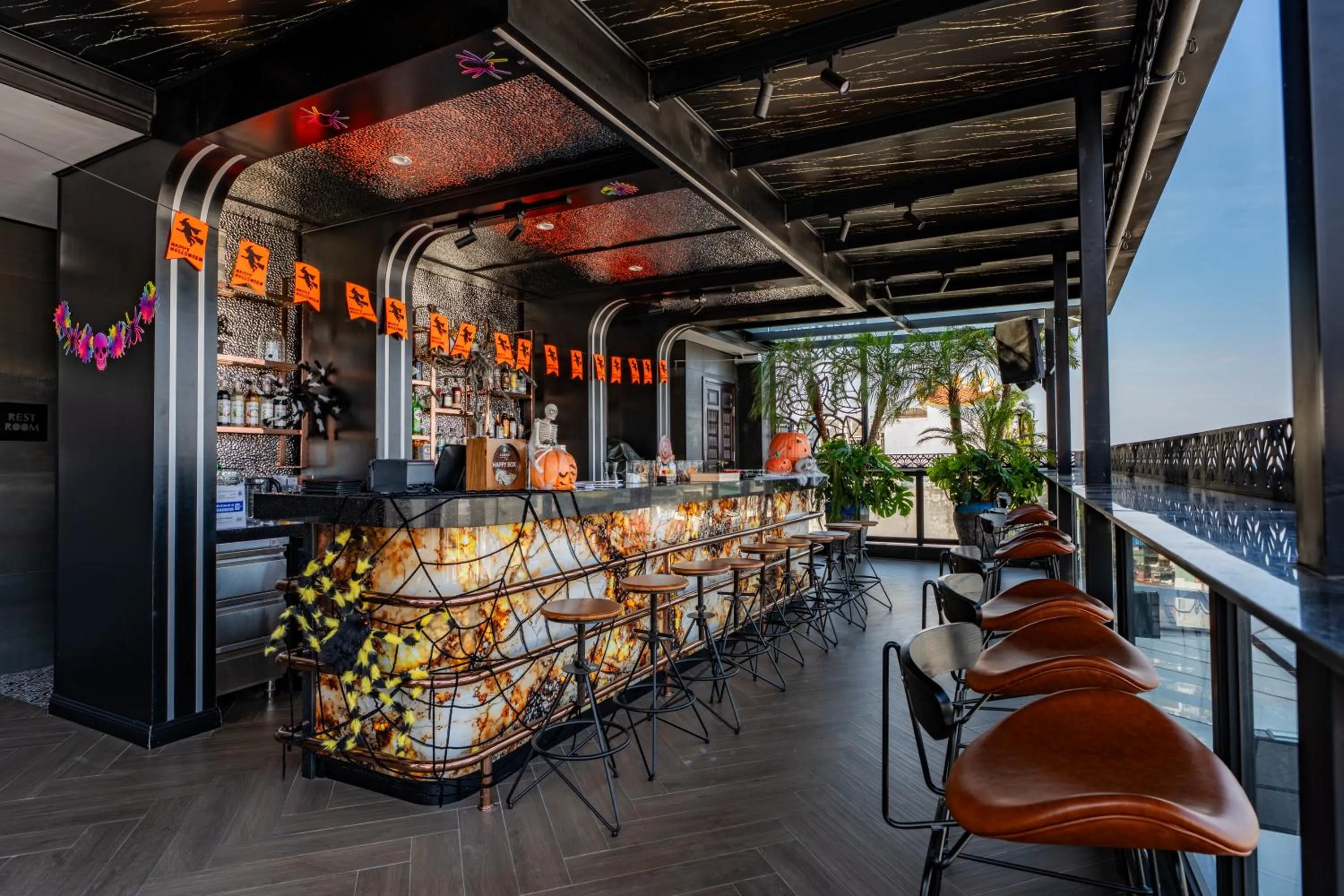 Lounge or bar in La Mejor Indochine Hotel
