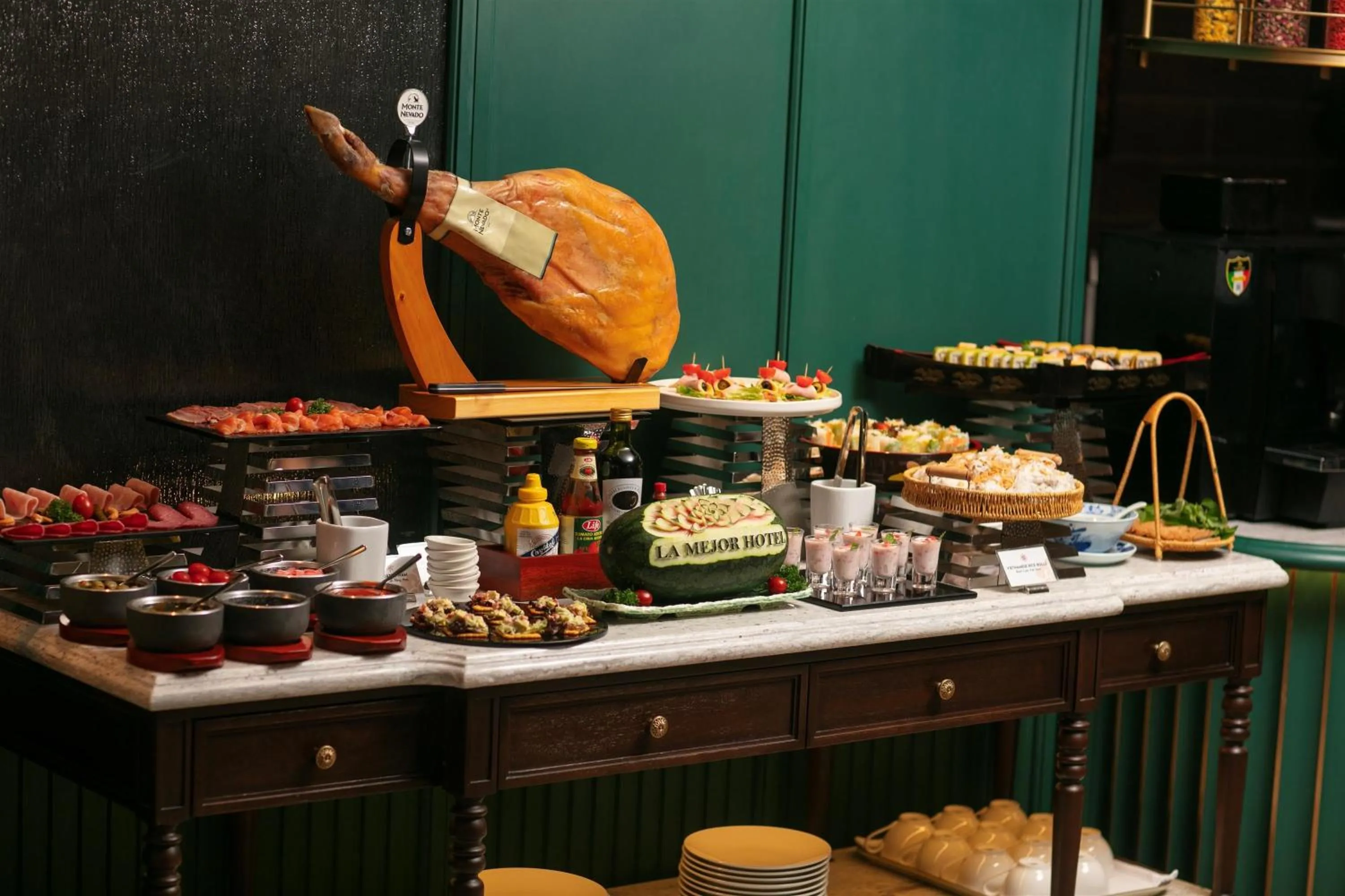 Buffet breakfast in La Mejor Indochine Hotel