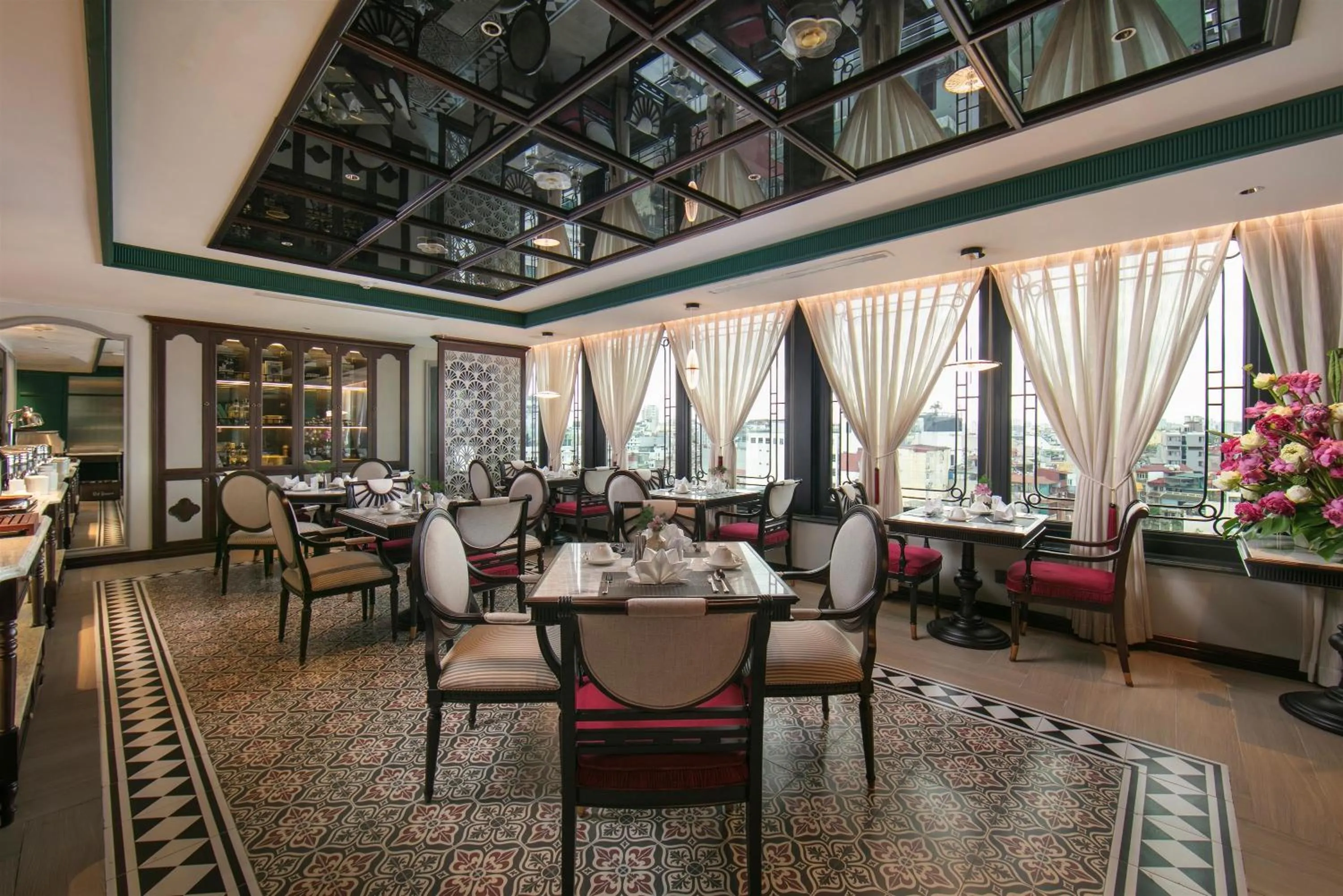 Restaurant/places to eat in La Mejor Indochine Hotel