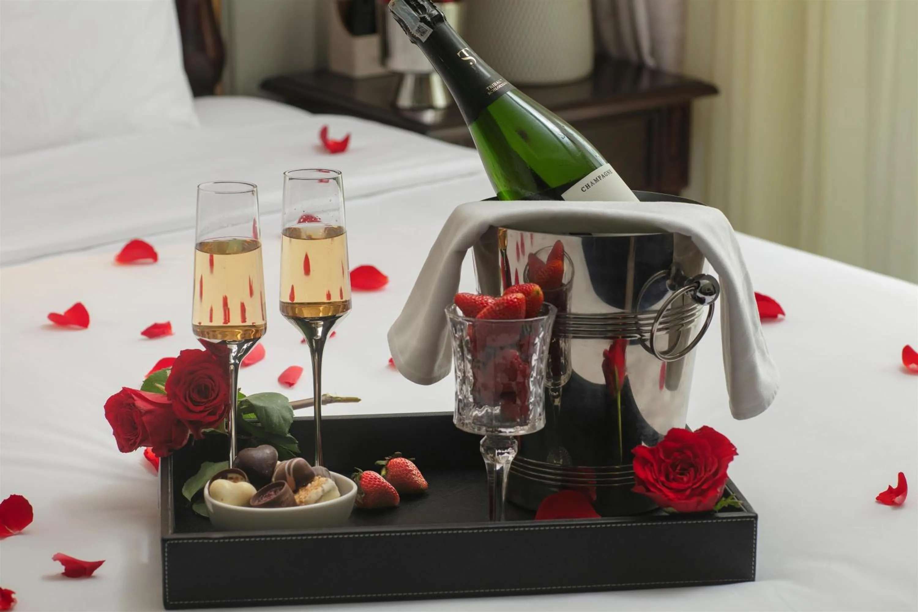Food and drinks in La Mejor Indochine Hotel