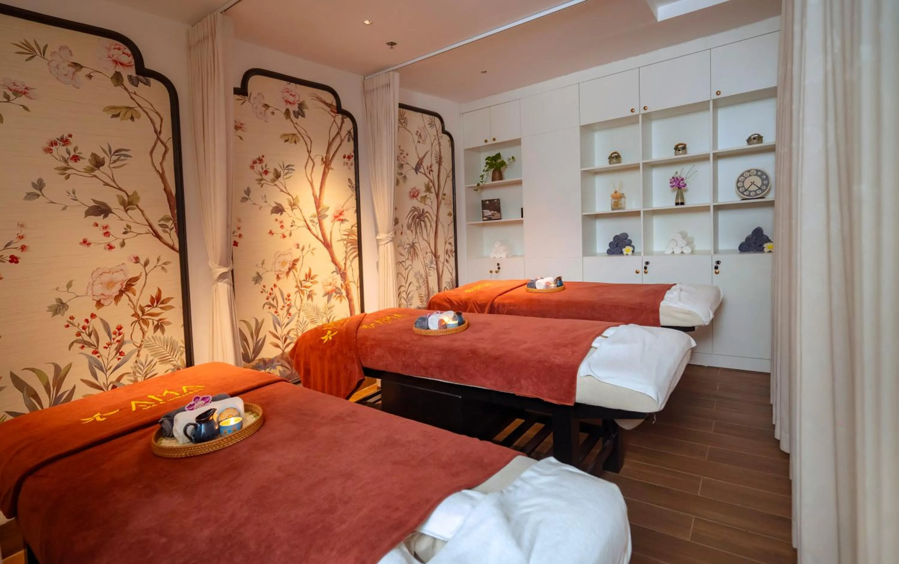 Spa and wellness centre/facilities, Bed in La Mejor Indochine Hotel