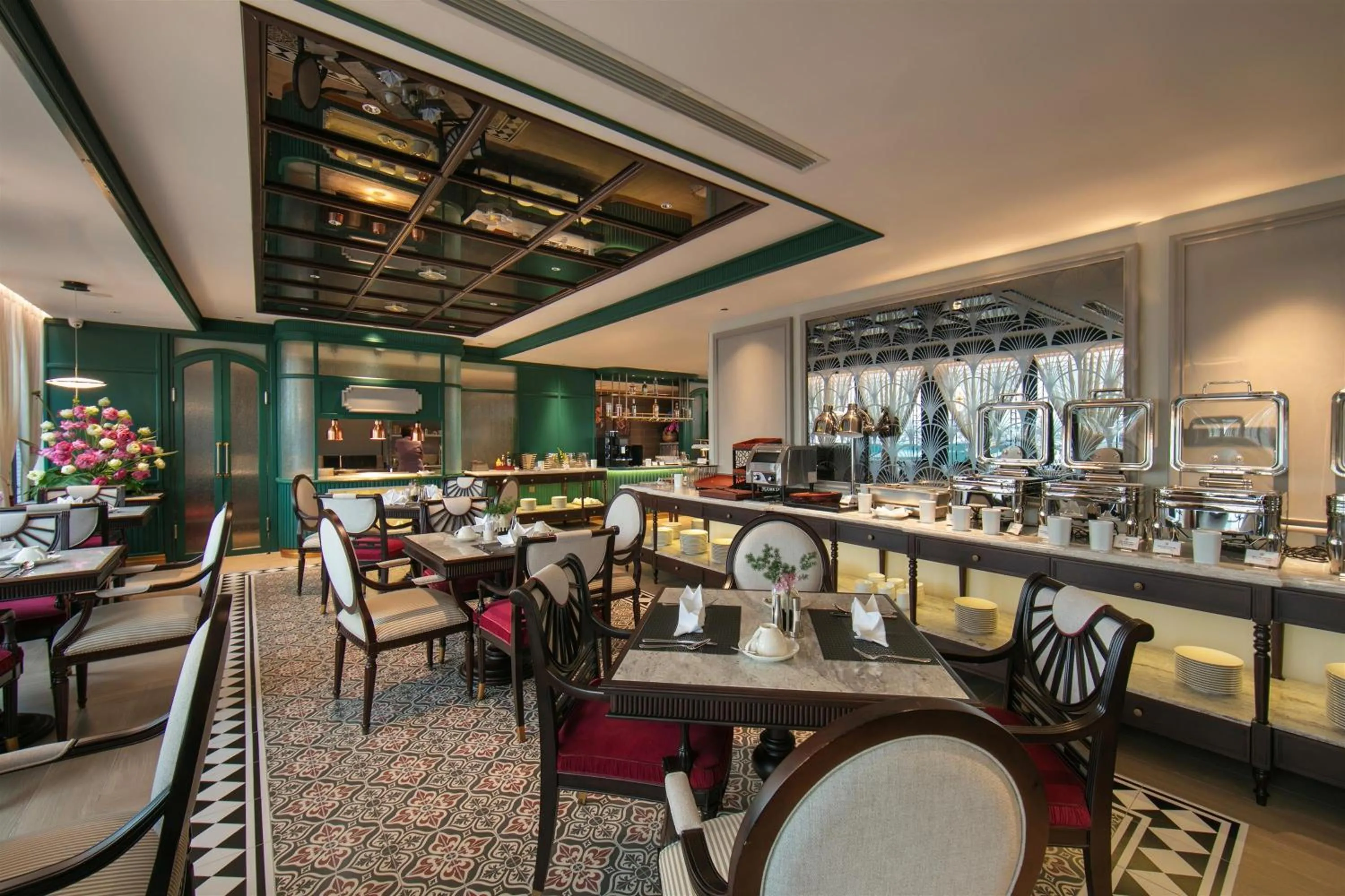 Restaurant/places to eat in La Mejor Indochine Hotel