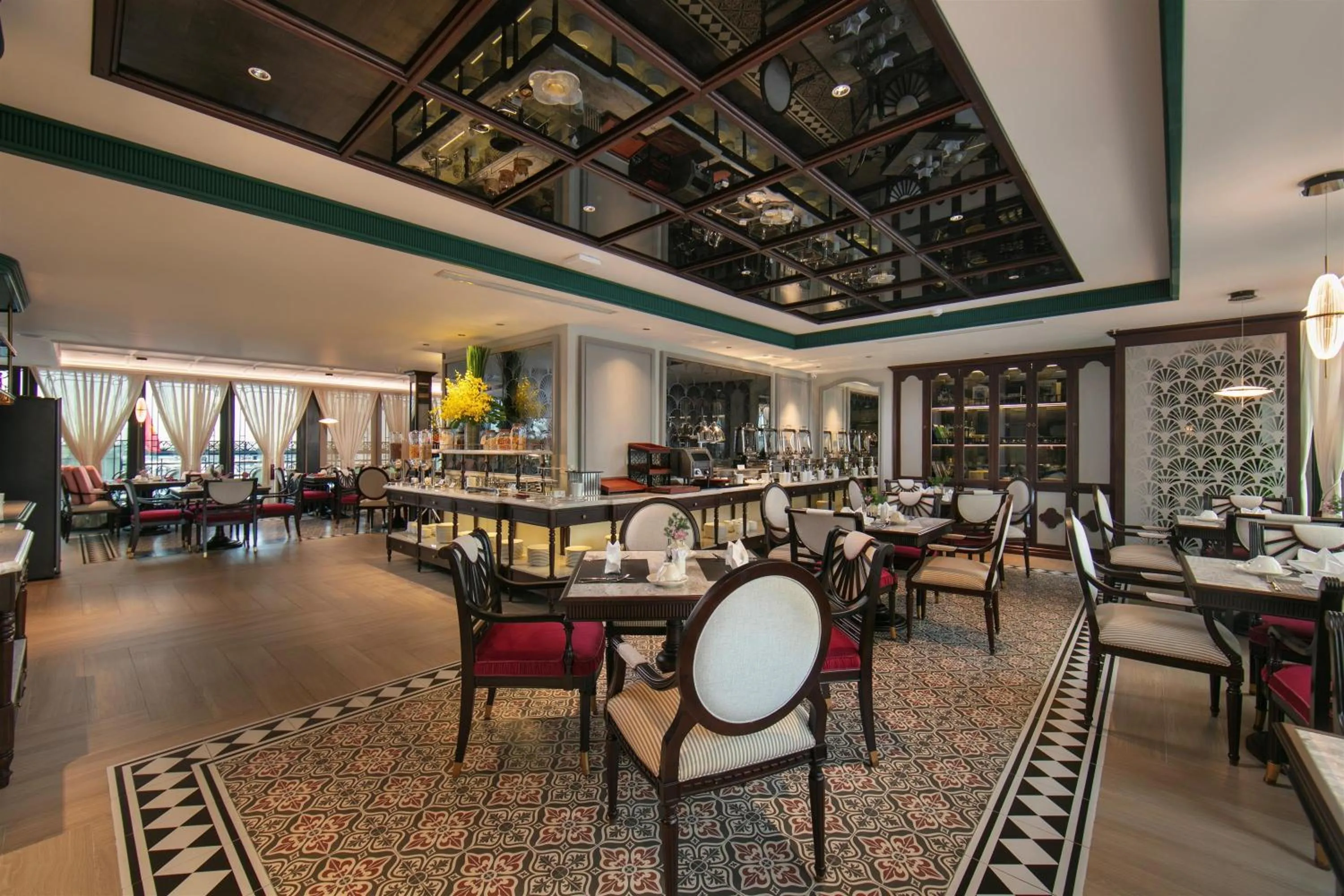 Restaurant/places to eat in La Mejor Indochine Hotel