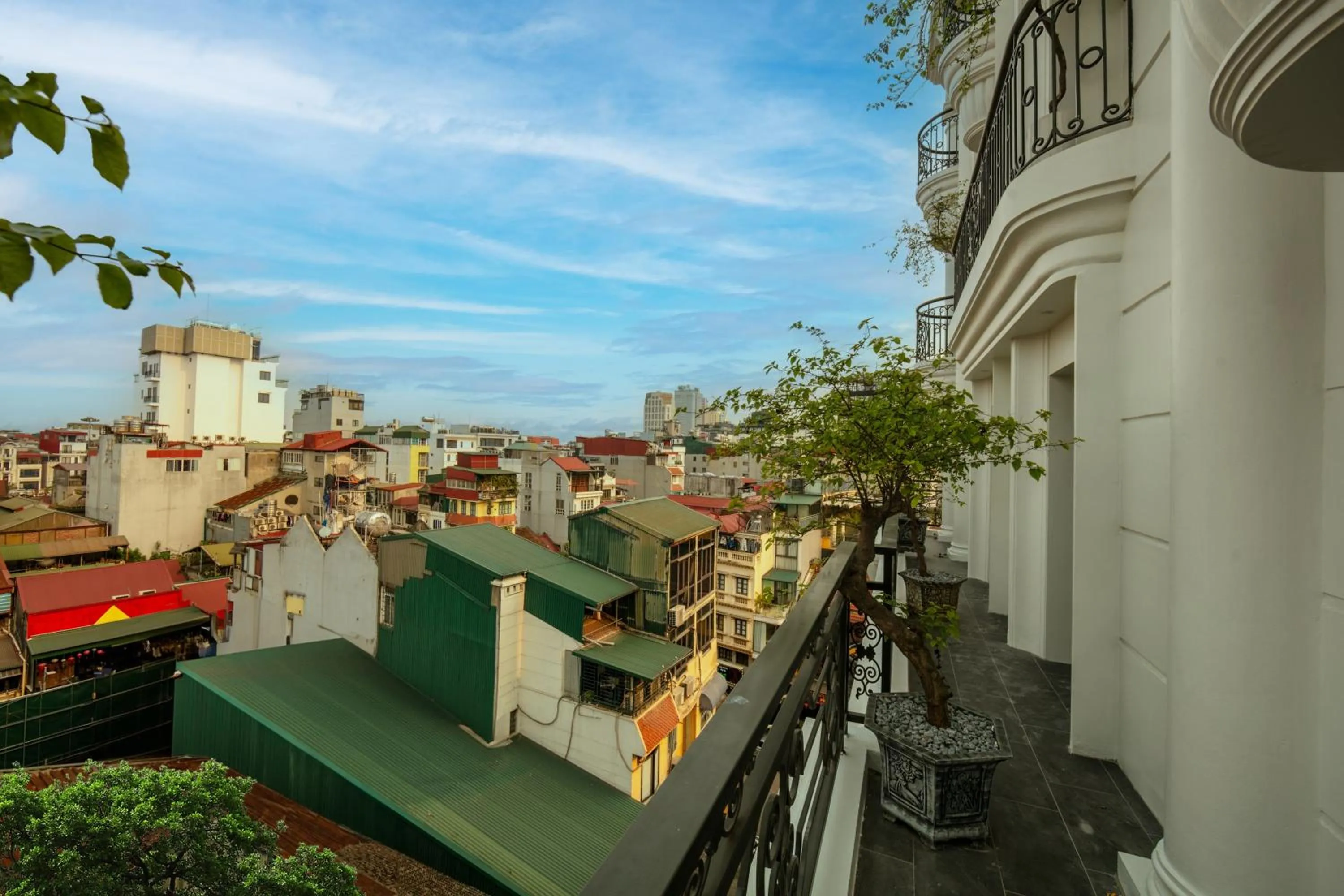 Property building in La Mejor Indochine Hotel