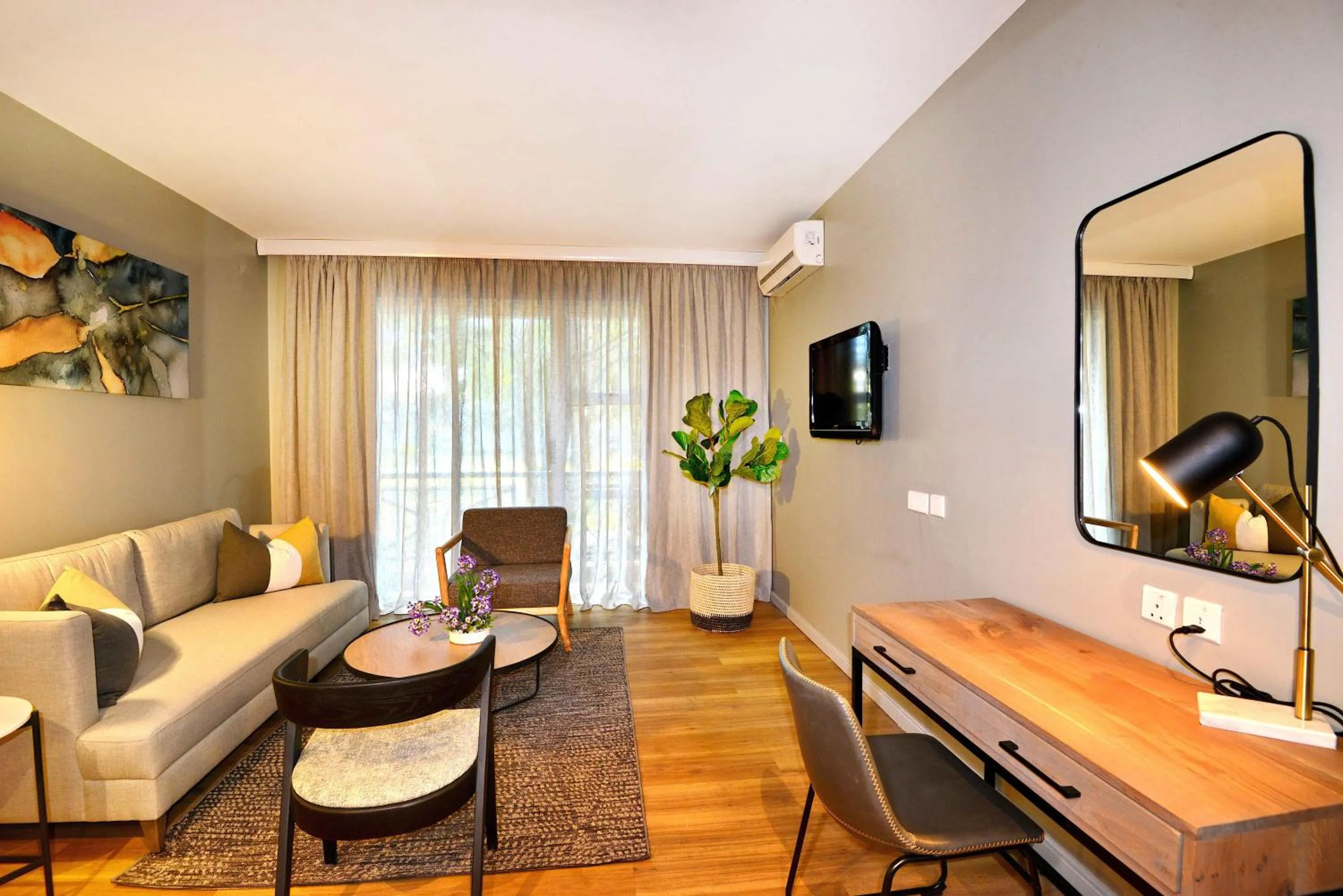 TV and multimedia in Cresta Lodge Harare