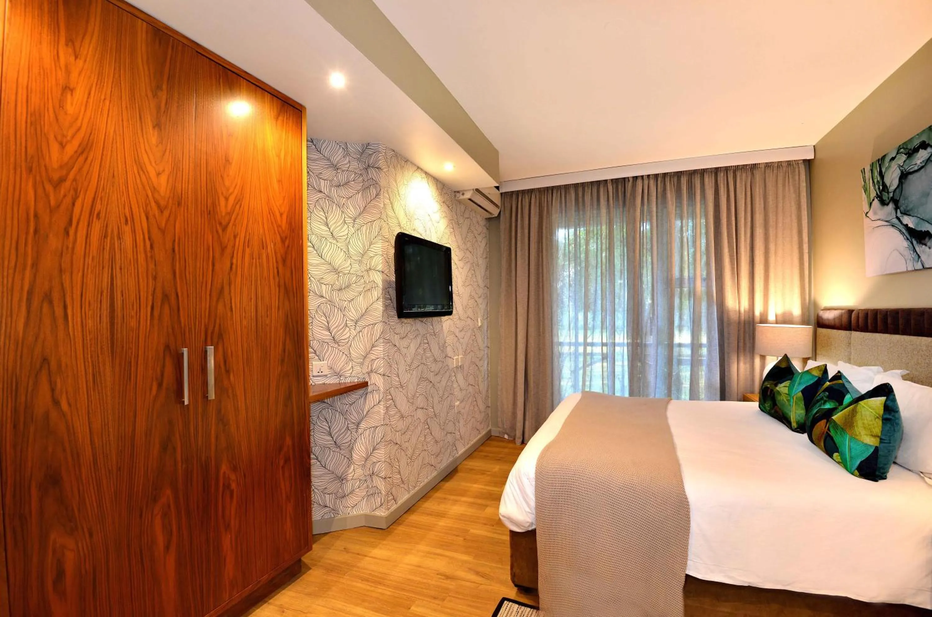 Bed in Cresta Lodge Harare