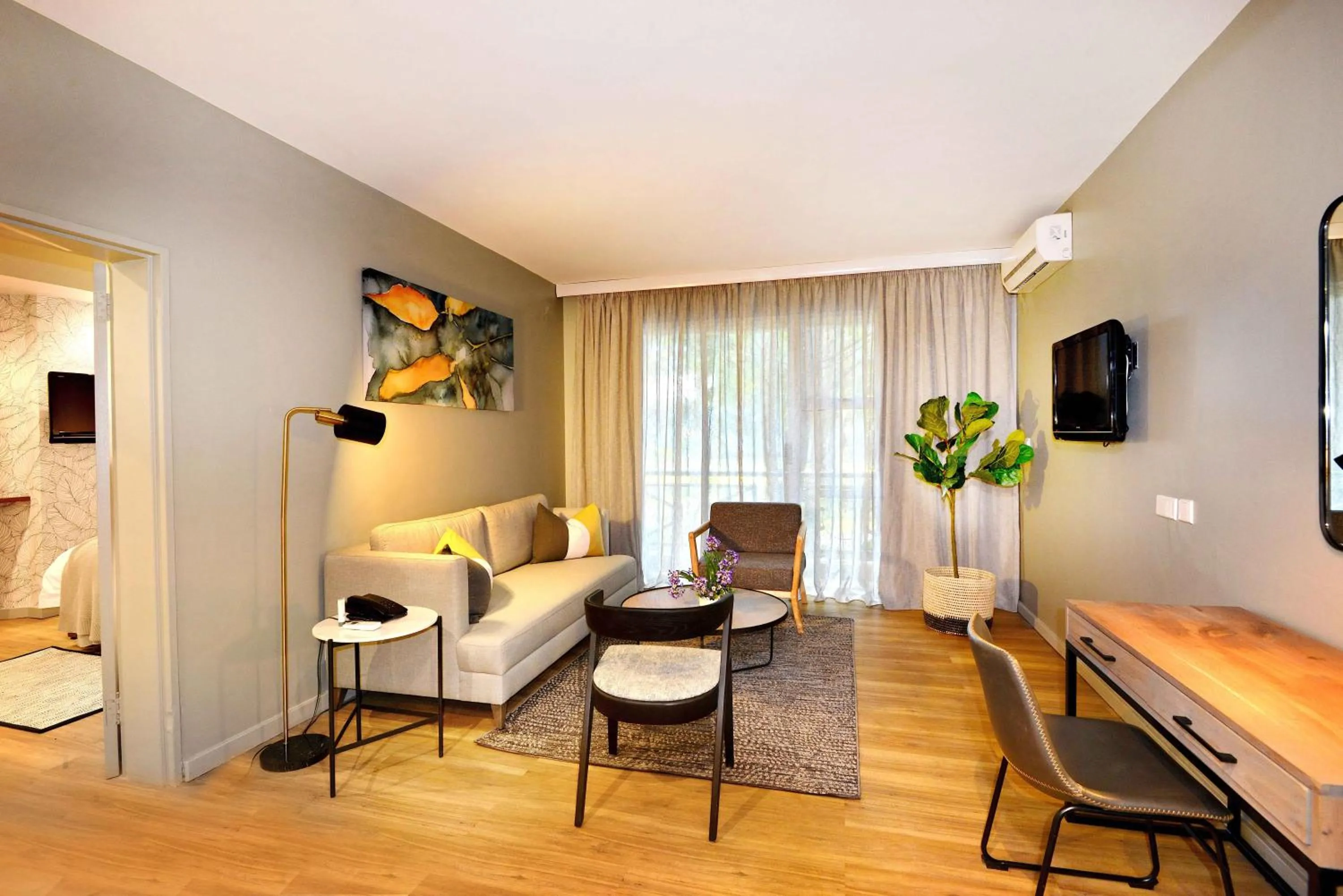 TV and multimedia in Cresta Lodge Harare