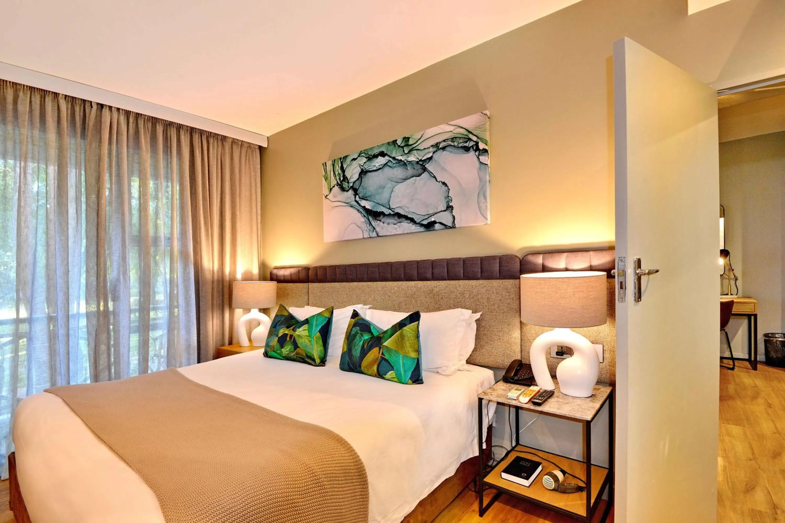 Bed in Cresta Lodge Harare