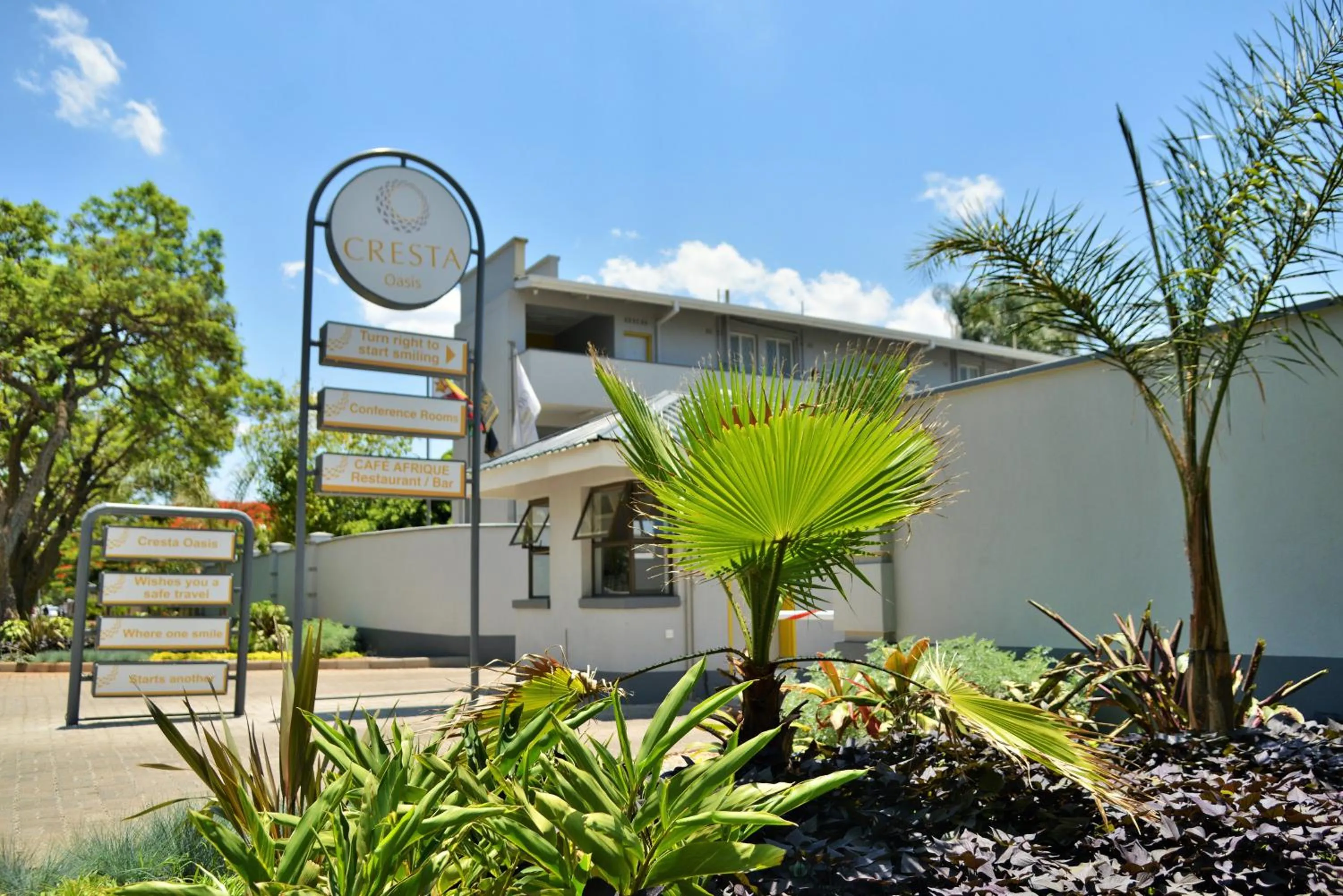 Garden in Cresta Oasis Hotel