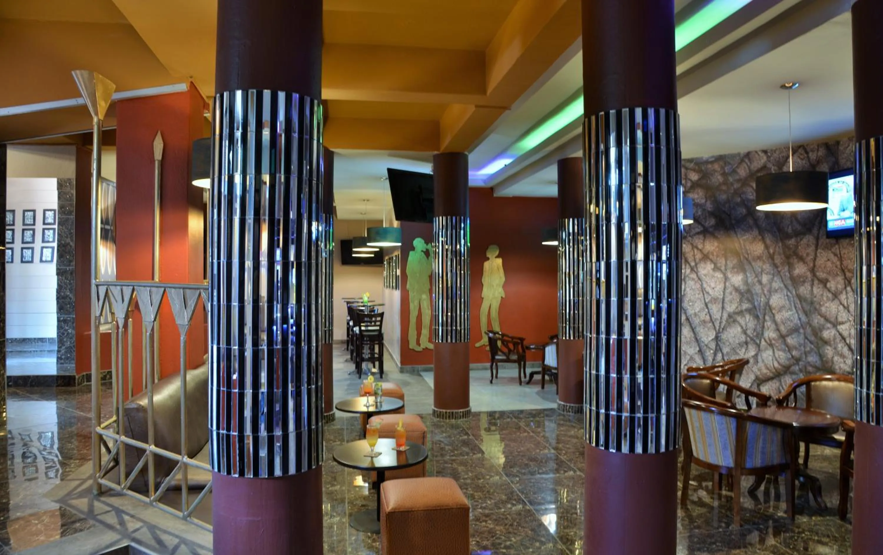 Lounge or bar in Cresta Oasis Hotel