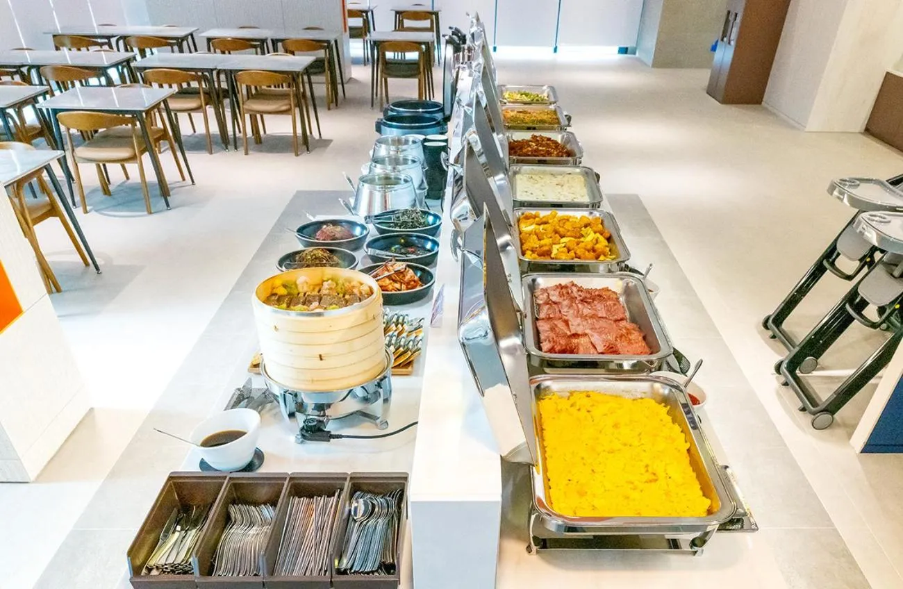 Restaurant/places to eat in Sokcho Mari Vista Hotel