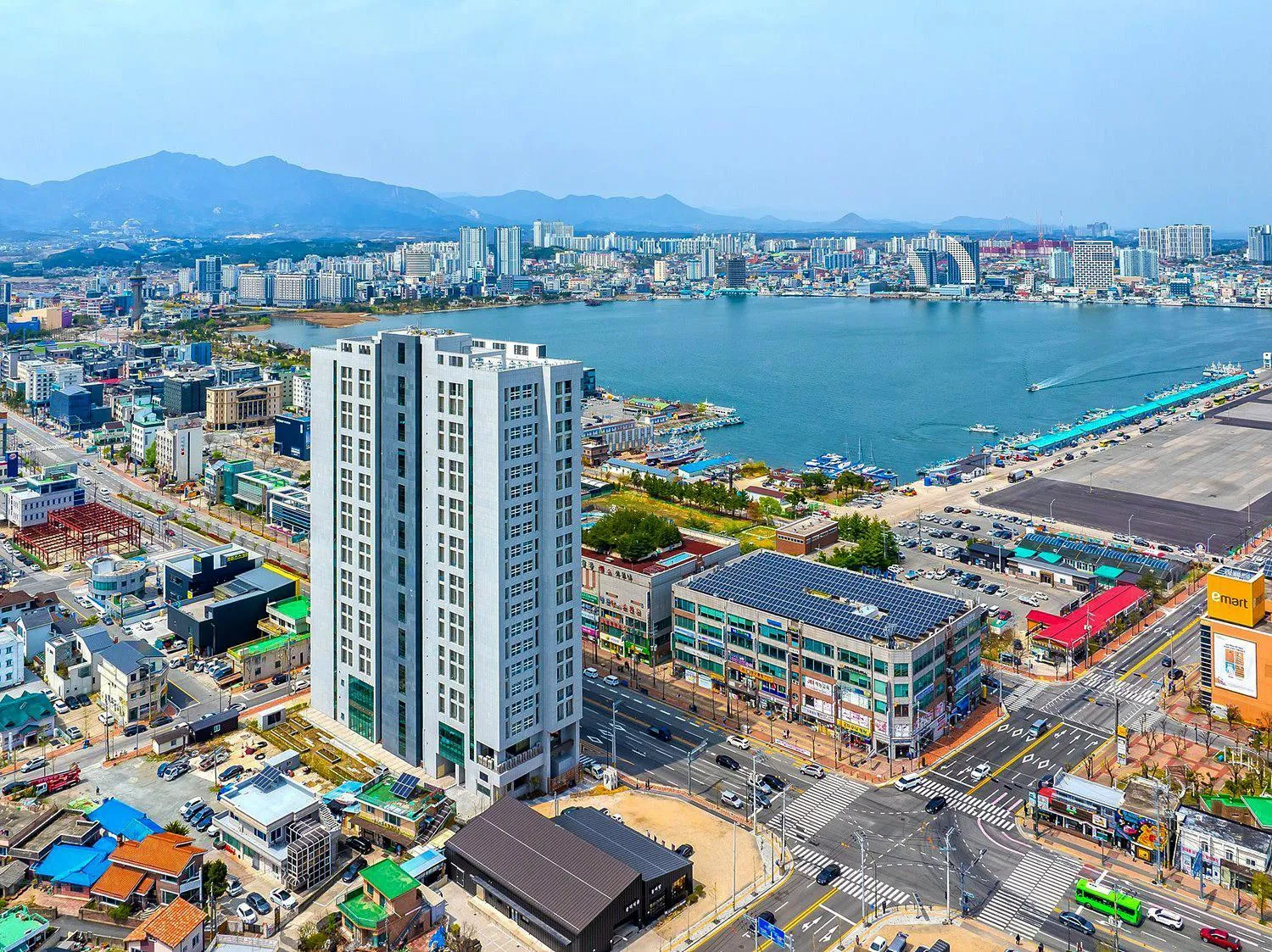 Property building in Sokcho Mari Vista Hotel