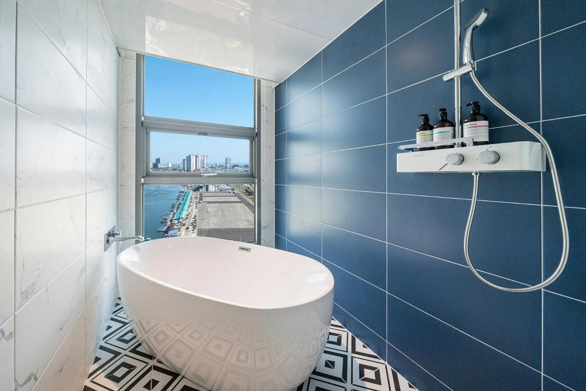 Hot Tub in Sokcho Mari Vista Hotel