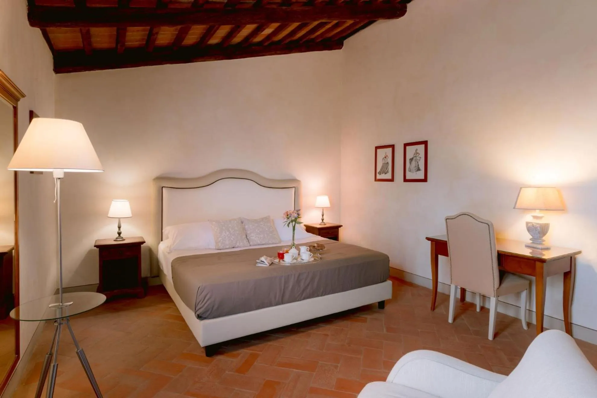 Bedroom, Bed in Borgo Sant'Ambrogio - Resort