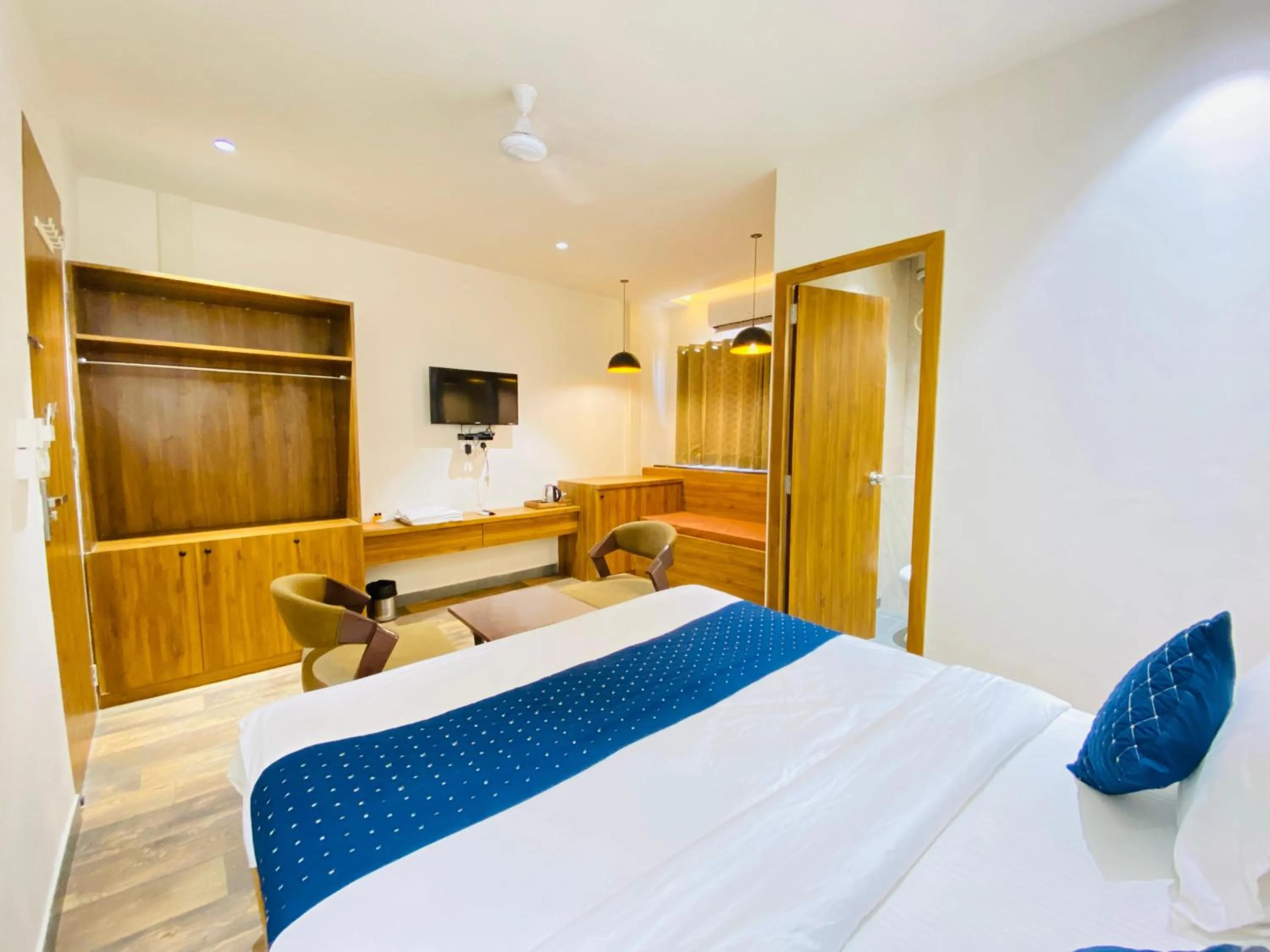 Photo of the whole room, Bed in Hotel Nikanshvee