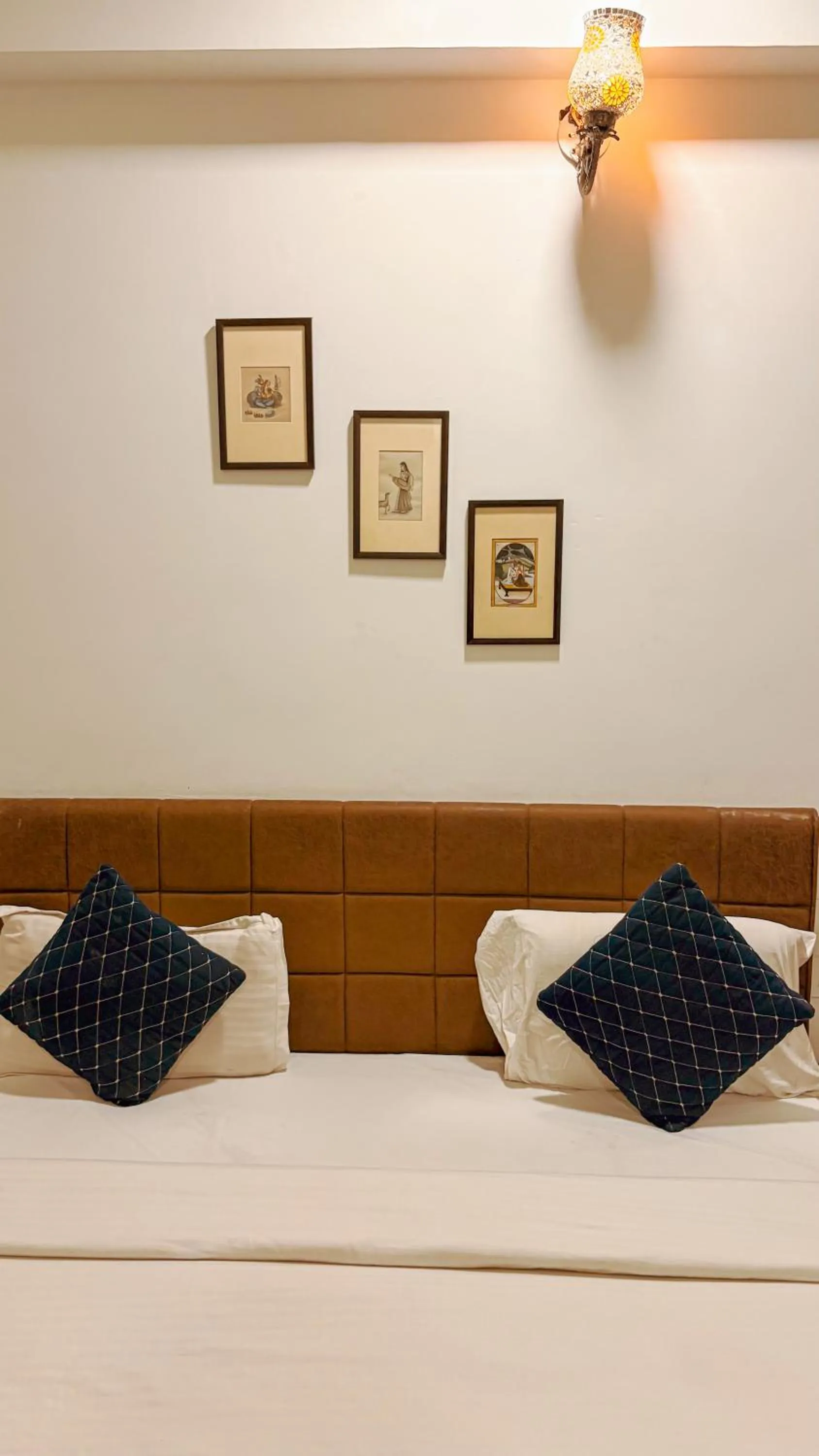 Bed in Hotel Nikanshvee