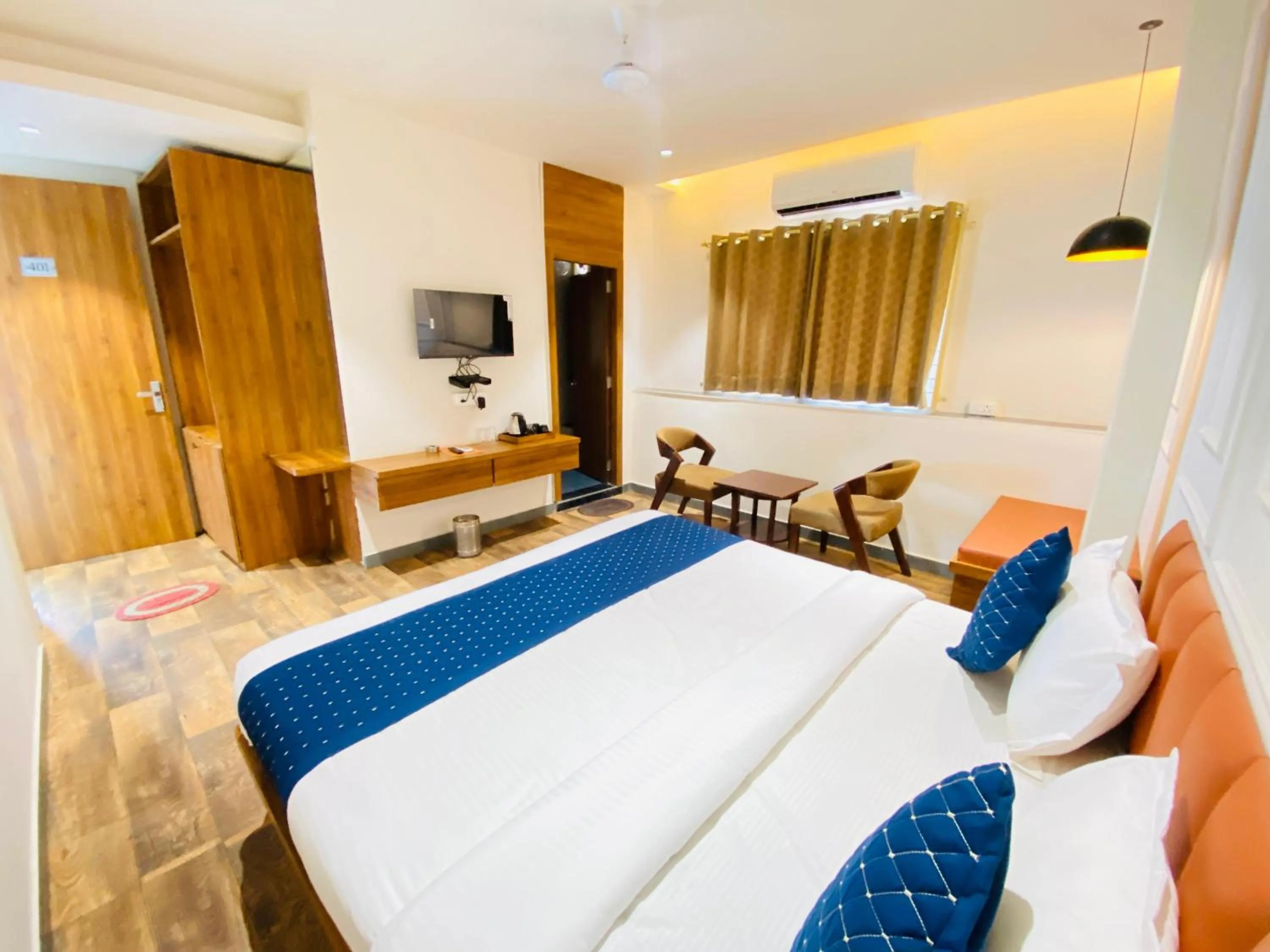 Bed in Hotel Nikanshvee