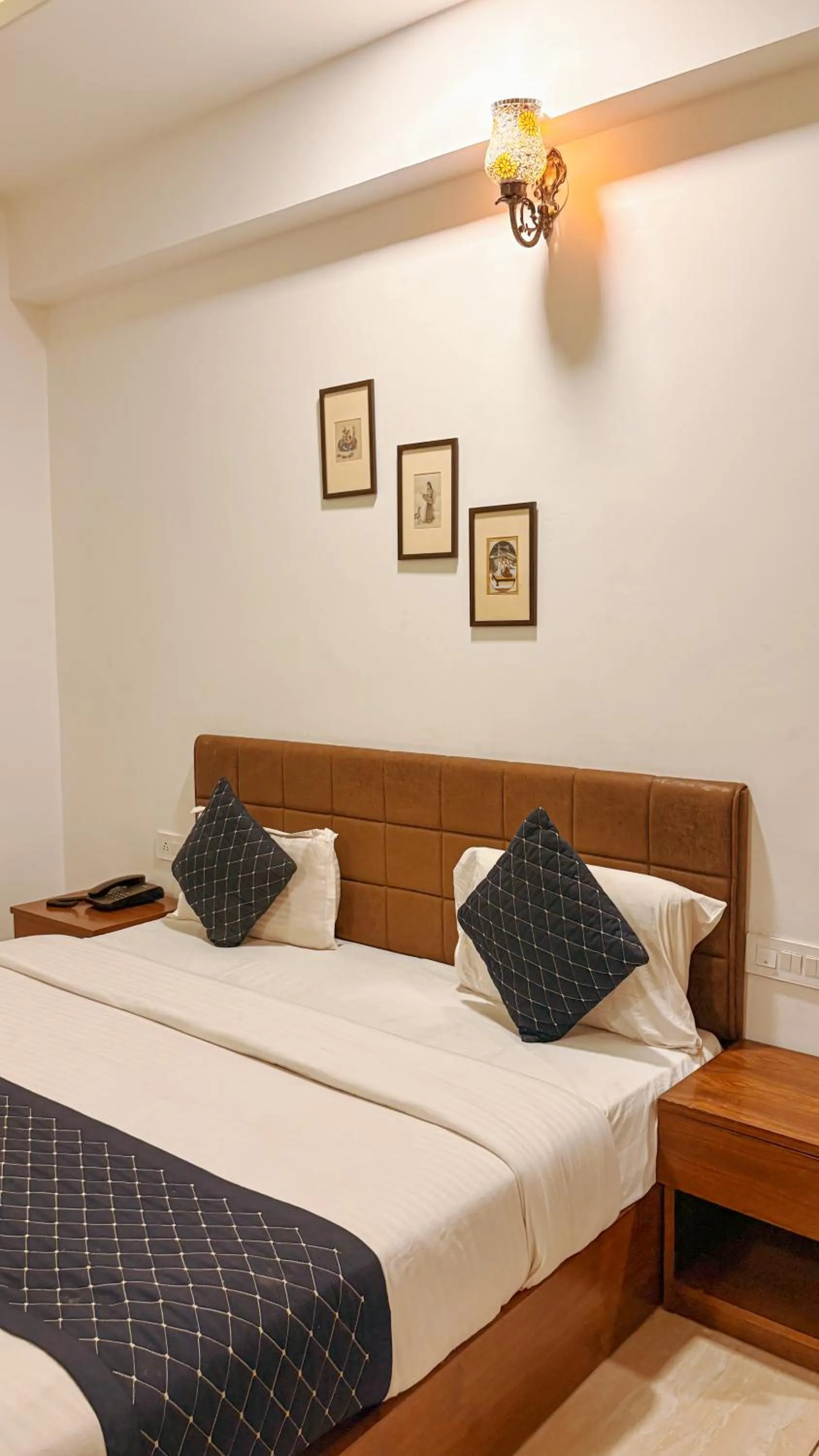 Bed in Hotel Nikanshvee