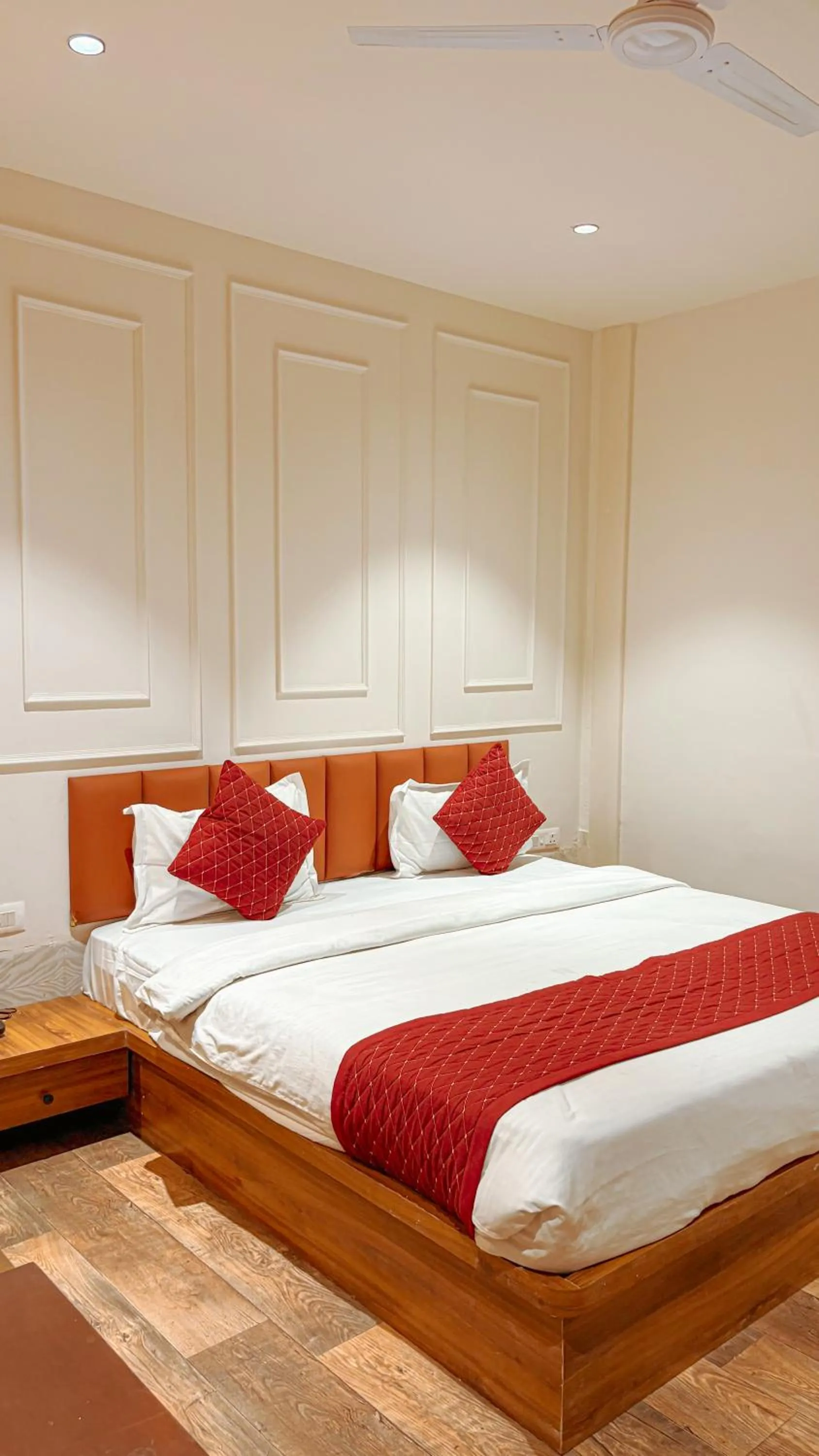 Bed in Hotel Nikanshvee