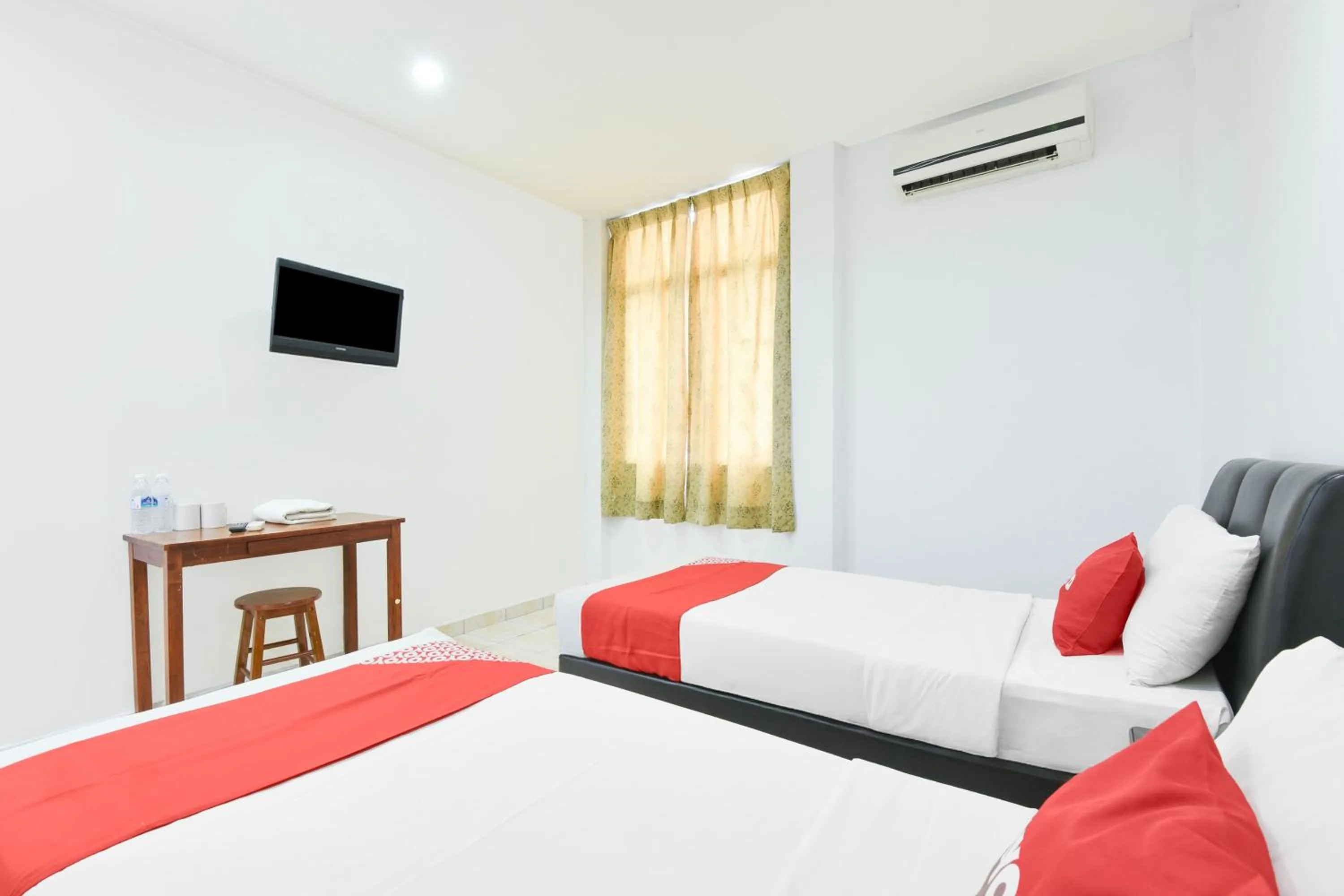 Bedroom, Bed in Hotel O KB Near Siti Khadijah Market Formerly KB 7 Days