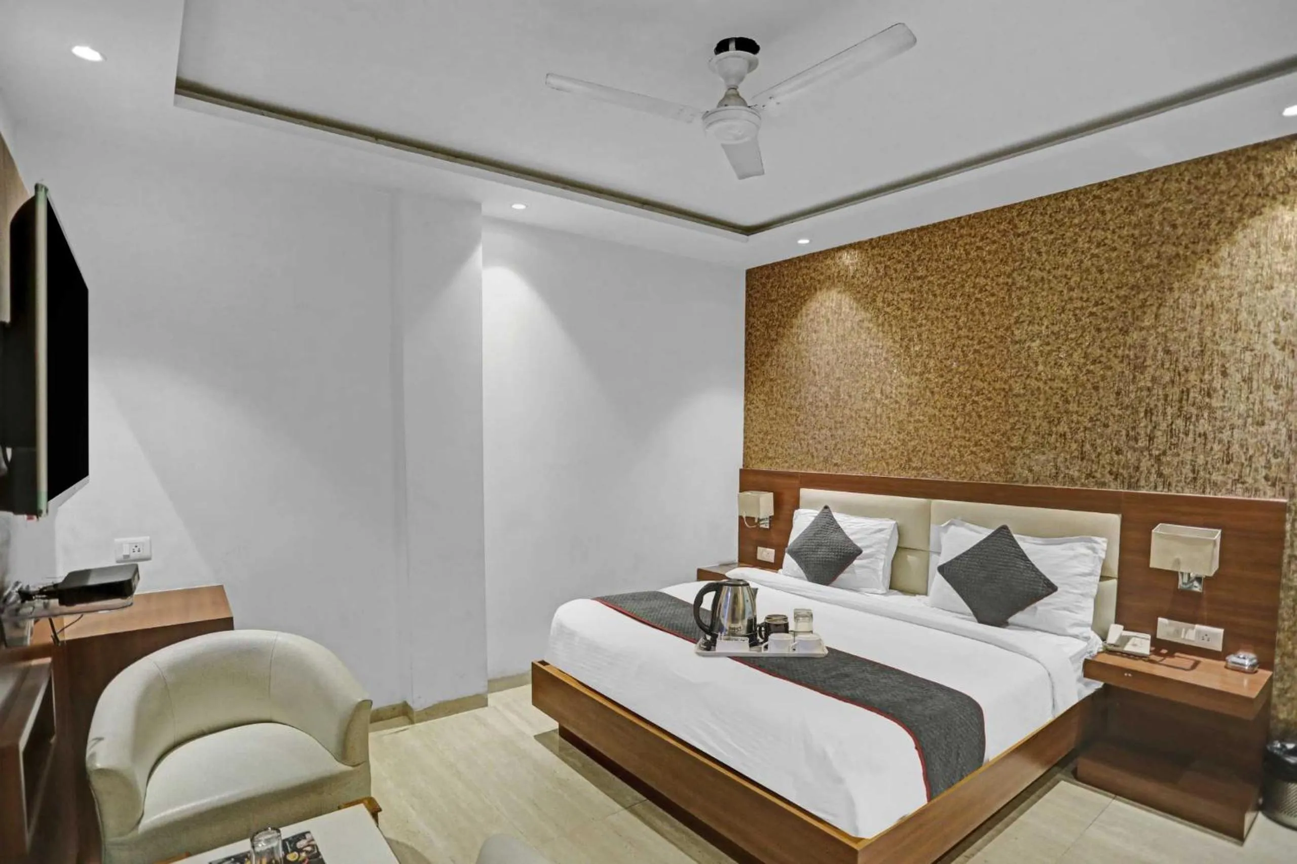 Bedroom, Bed in Hotel O by OYO Euro Near IGI Airport