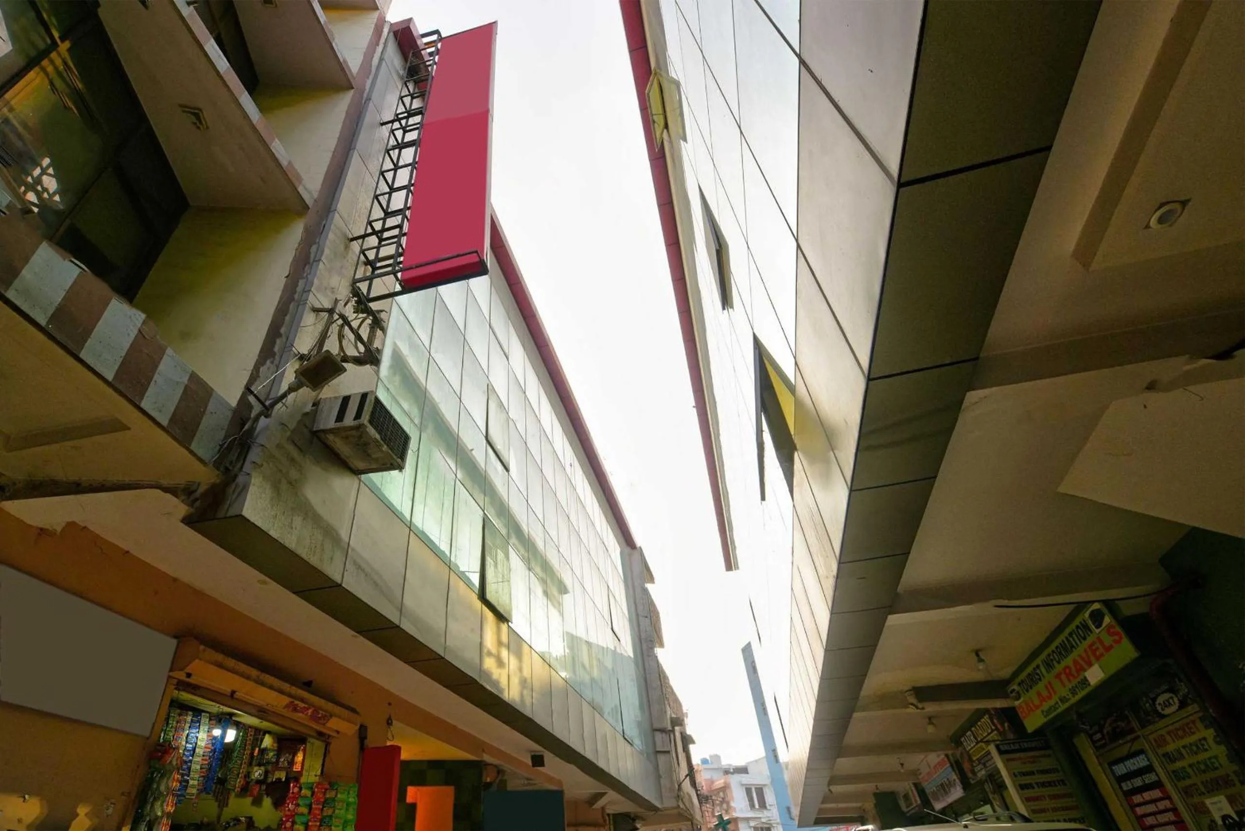 Facade/entrance in Hotel O by OYO Euro Near IGI Airport