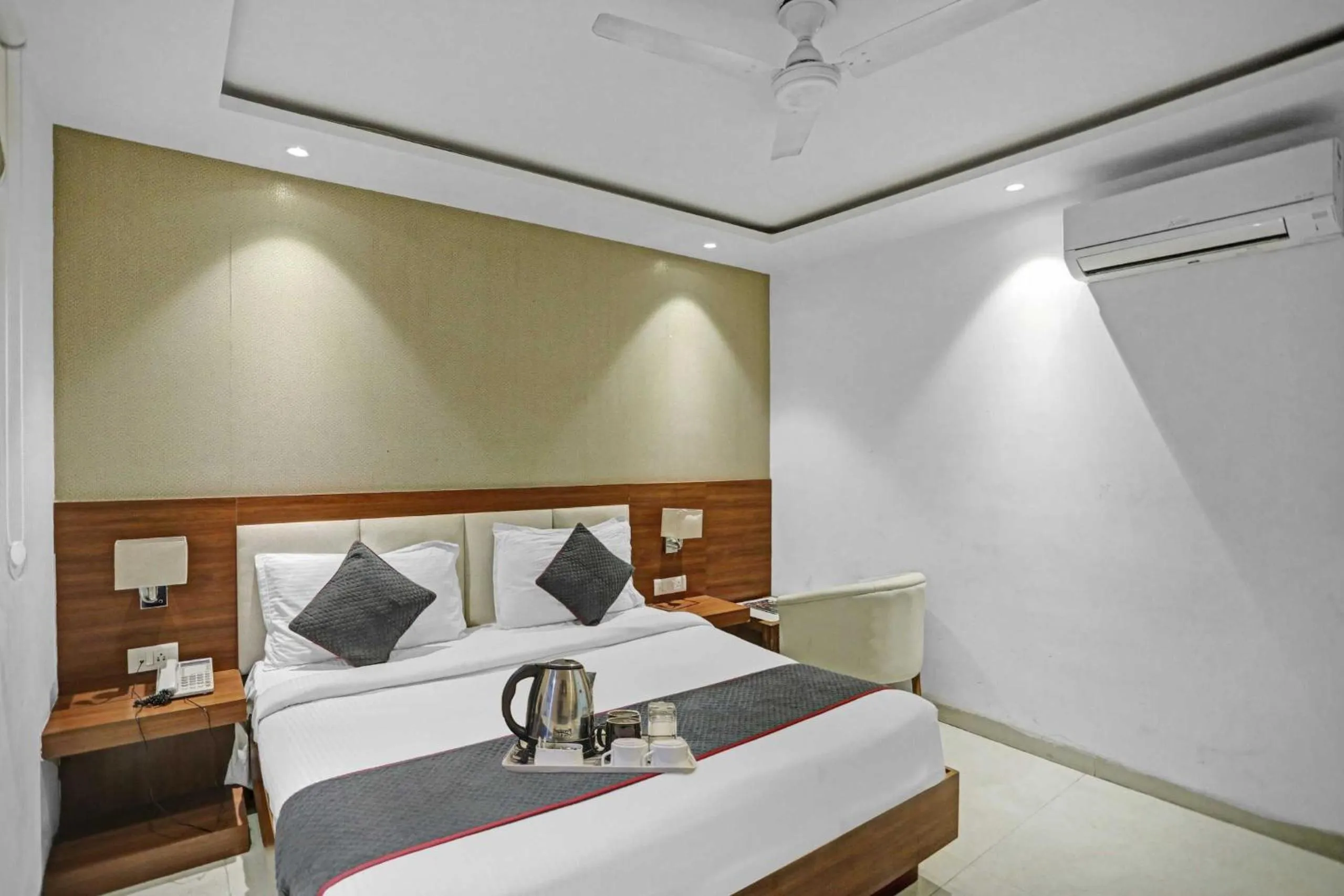 Bedroom, Bed in Hotel O by OYO Euro Near IGI Airport
