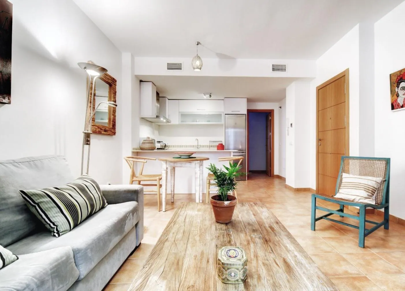 Old Town Apartment near the beach