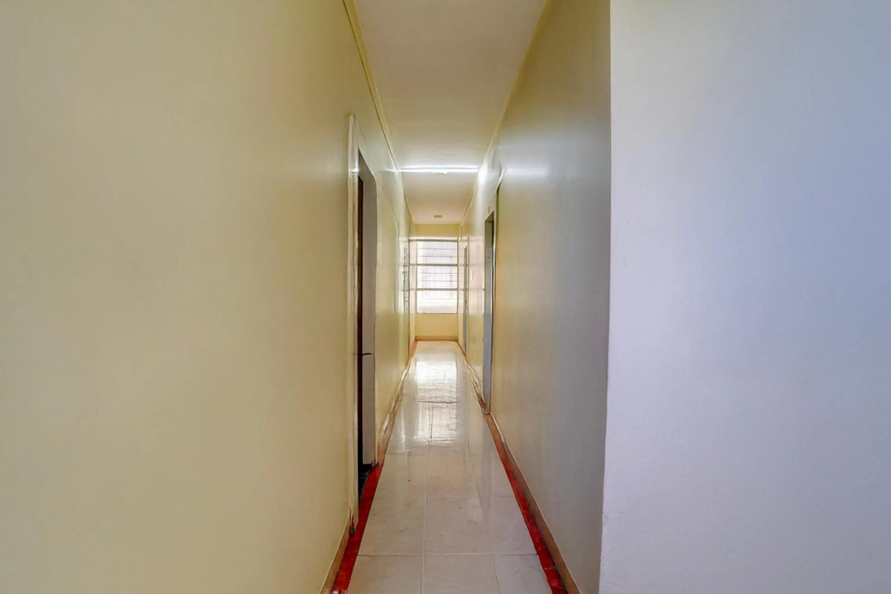 Lobby or reception in Super Hotel O Sainagar Shirdi Railway Junction Formerly Sai Vyankatesh Residency